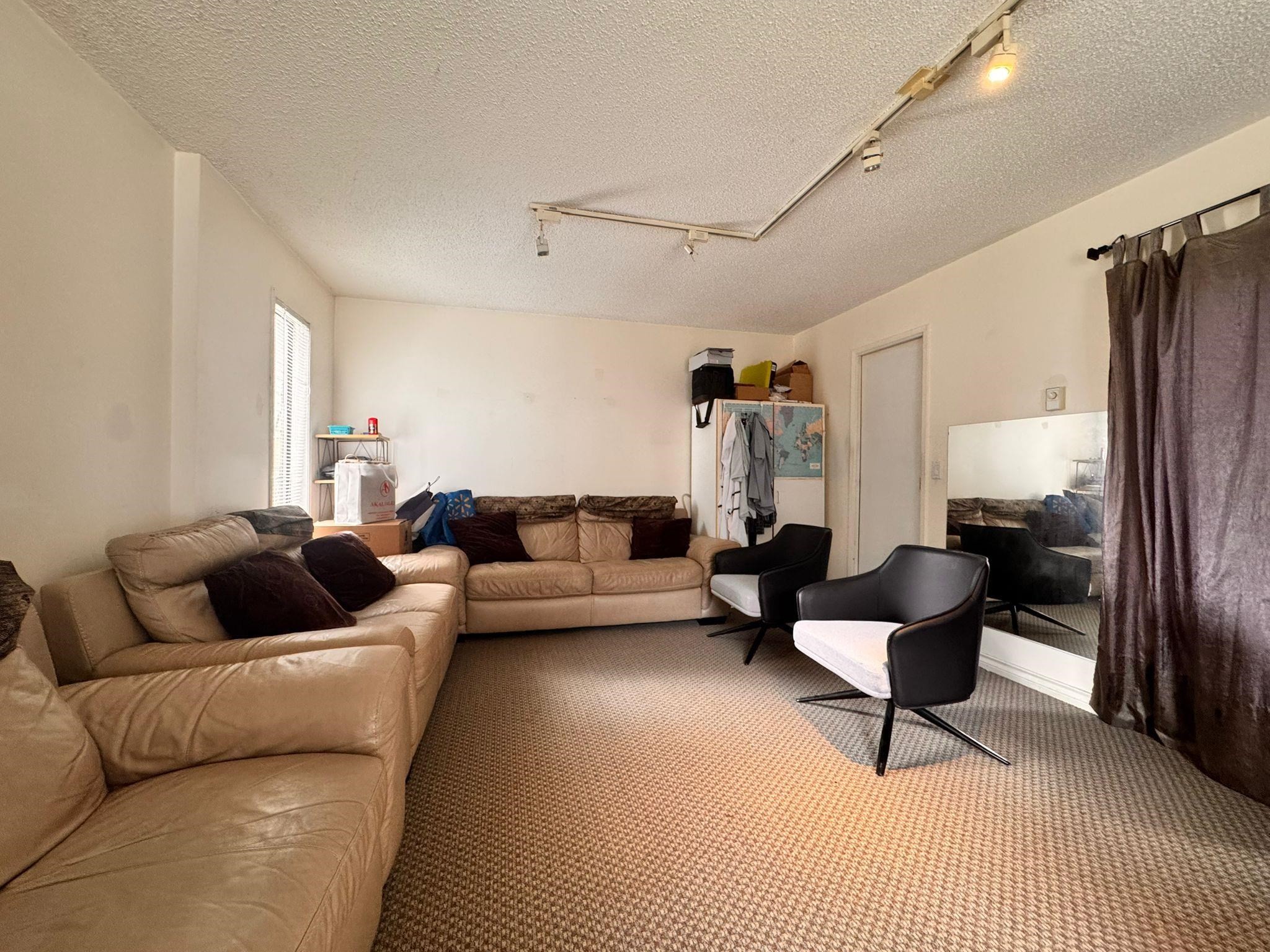 









11101


Canyon

Crescent,
Delta,




BC
V4E 2R6

