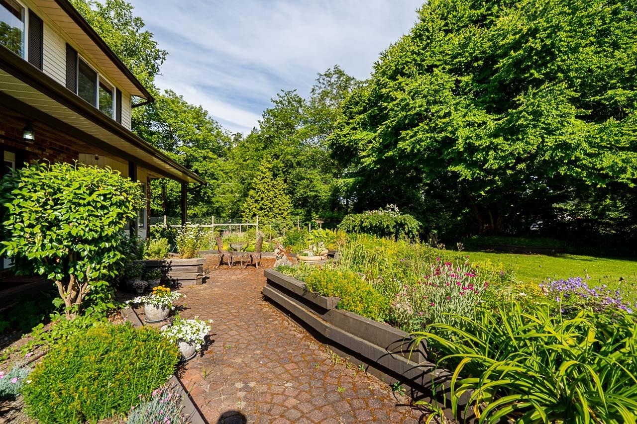 









17895


96

Avenue,
Surrey,




BC
V4N 4A9

