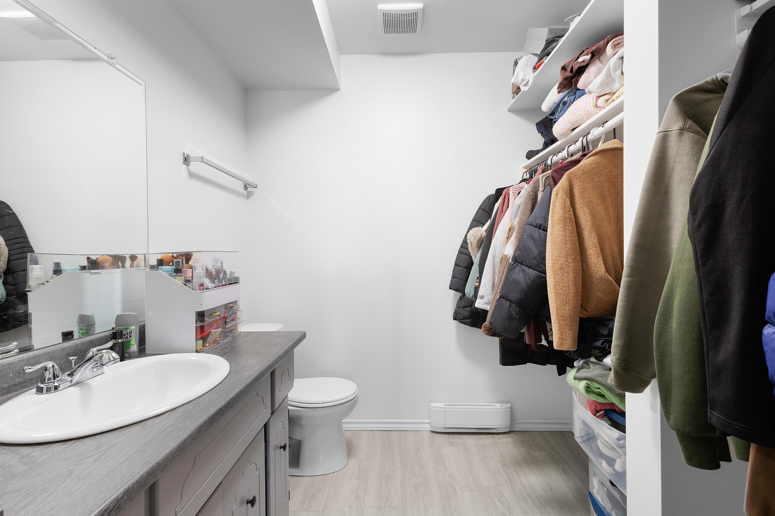 









3043


270

Street, 205,
Langley,




BC
V4W 3M2

