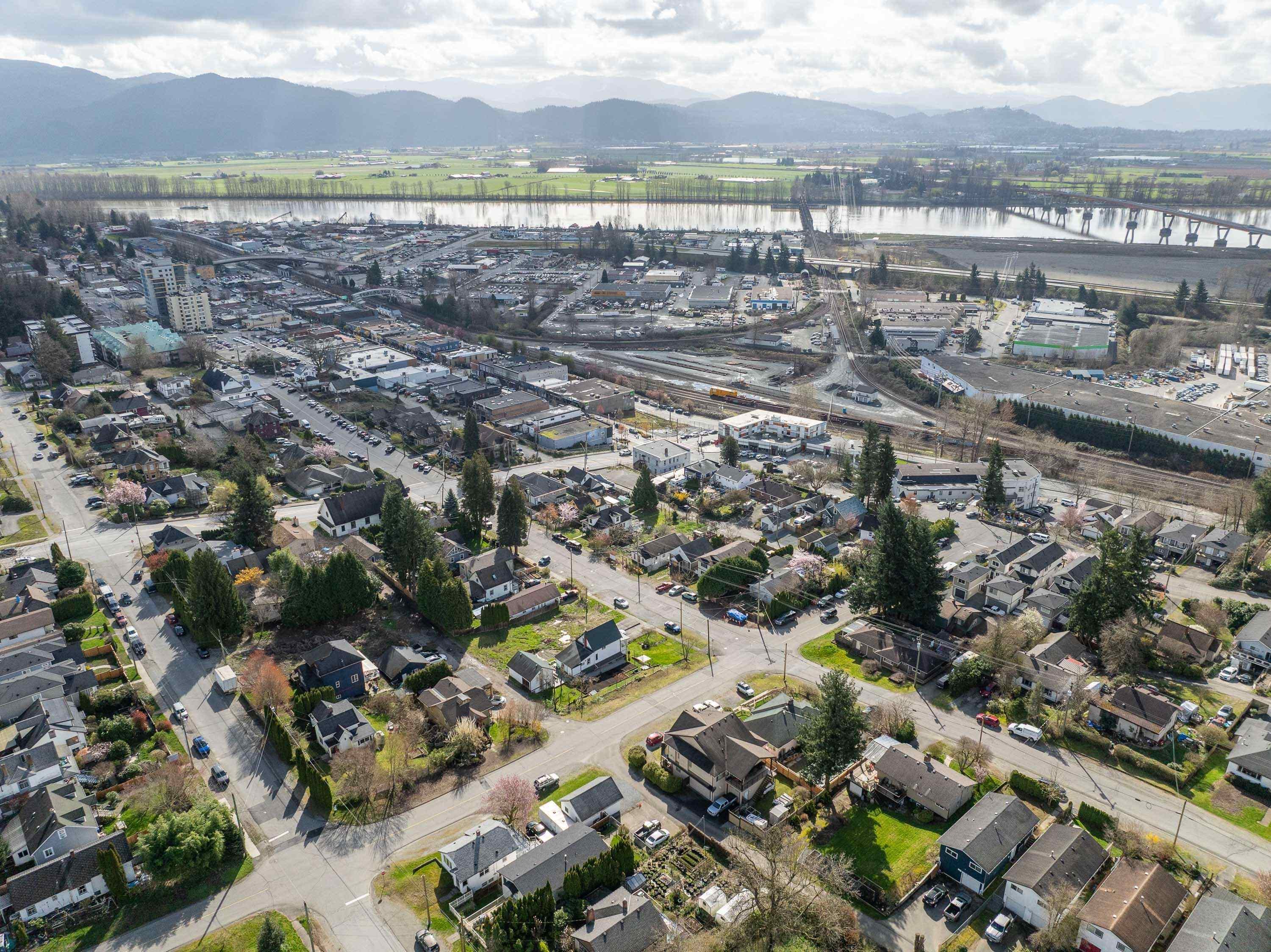 









32972


2

Avenue,
Mission,







BC
V2V 1J5

