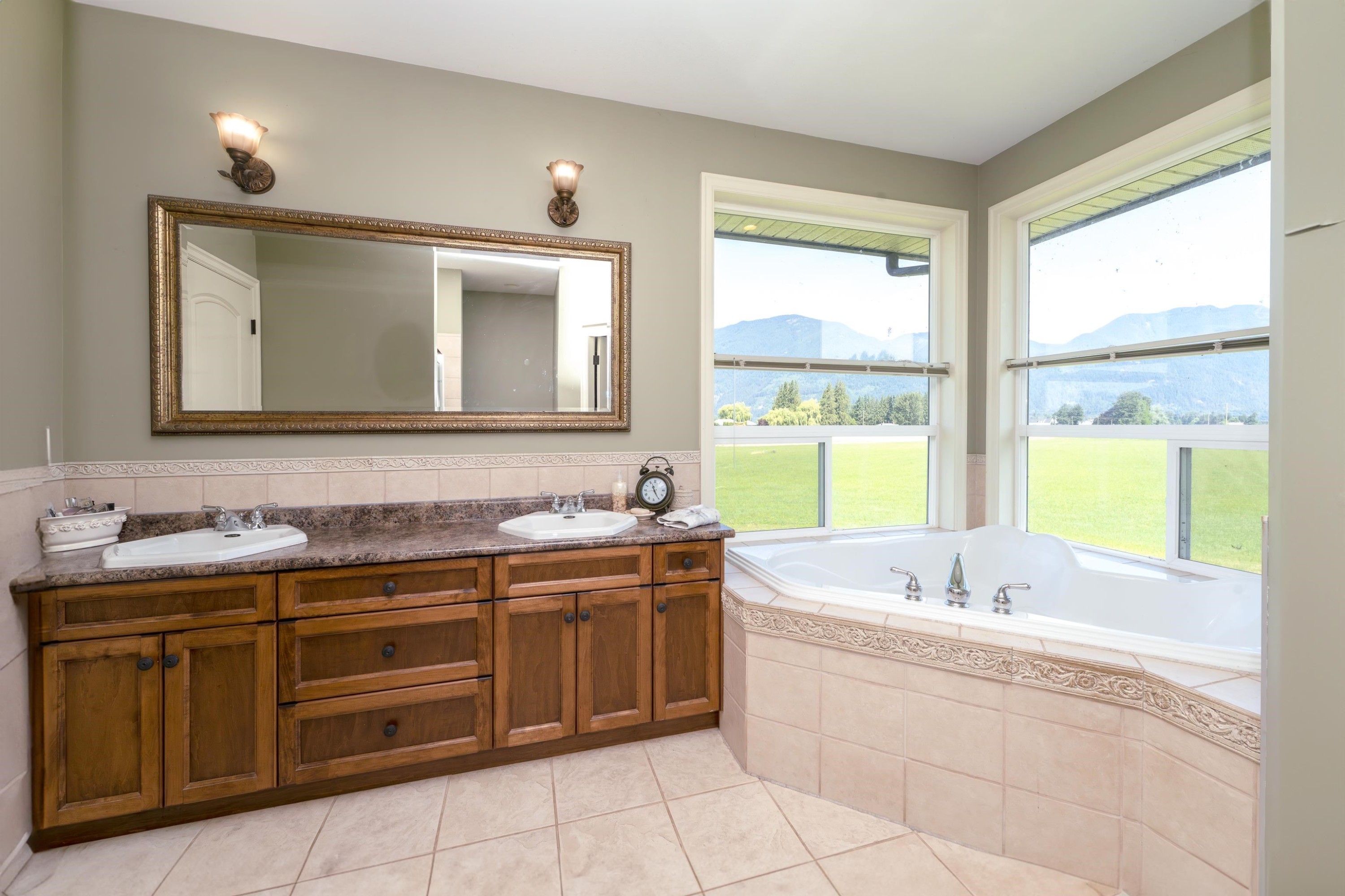 









41525


Bovington

Road,
Mission,




BC
V0M 1G0

