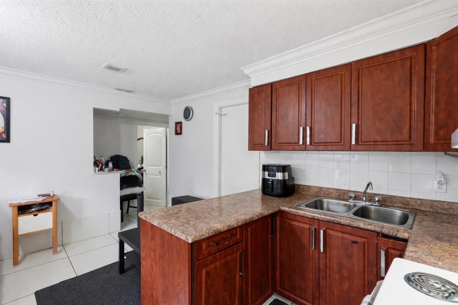 









8081


112

Street,
Delta,




BC
V4C 4W4

