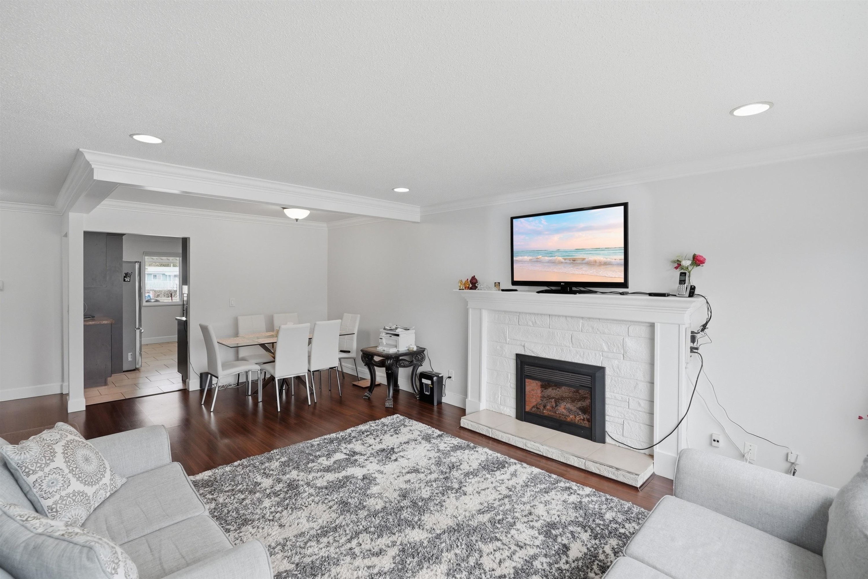 









8081


112

Street,
Delta,




BC
V4C 4W4

