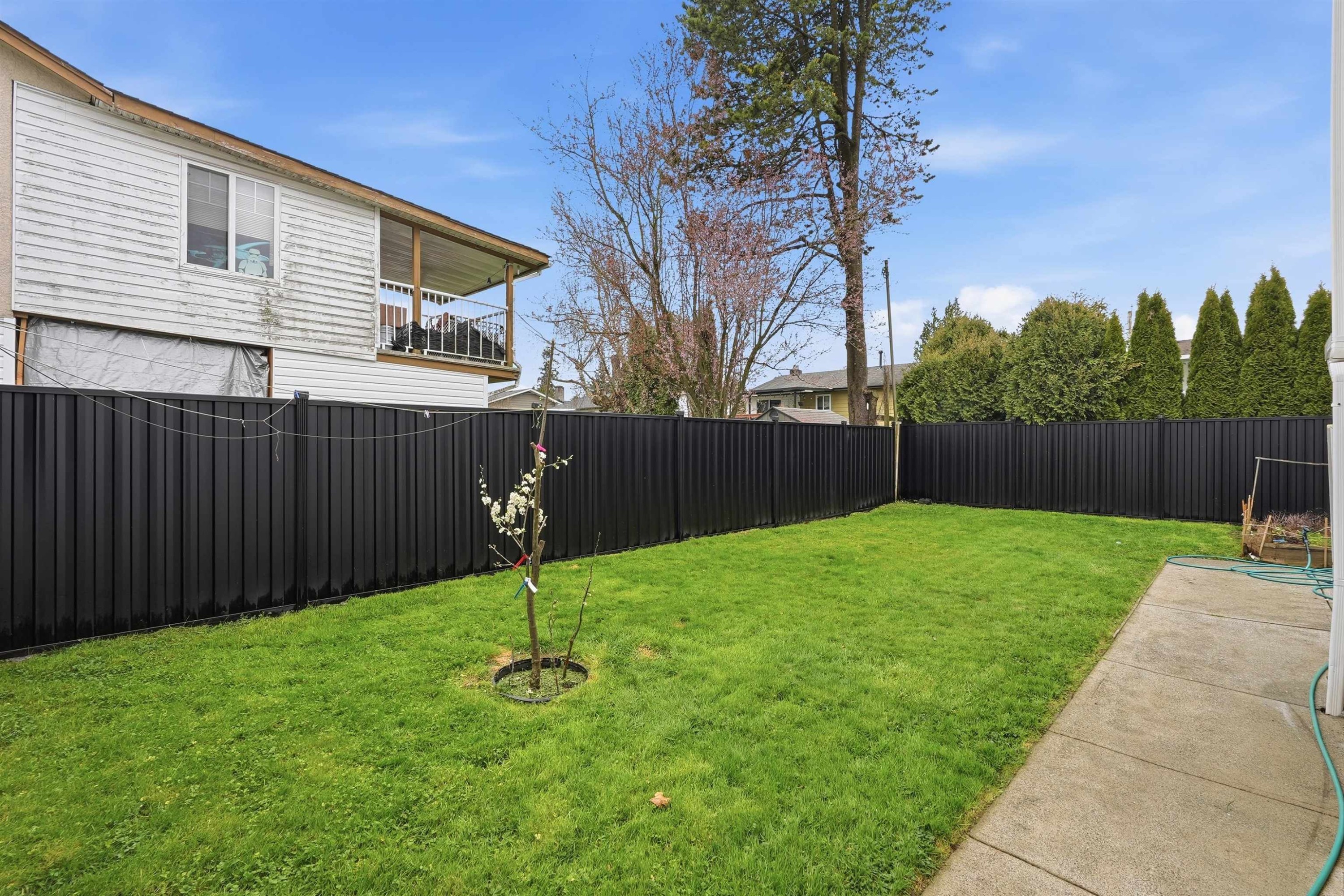 









8081


112

Street,
Delta,




BC
V4C 4W4

