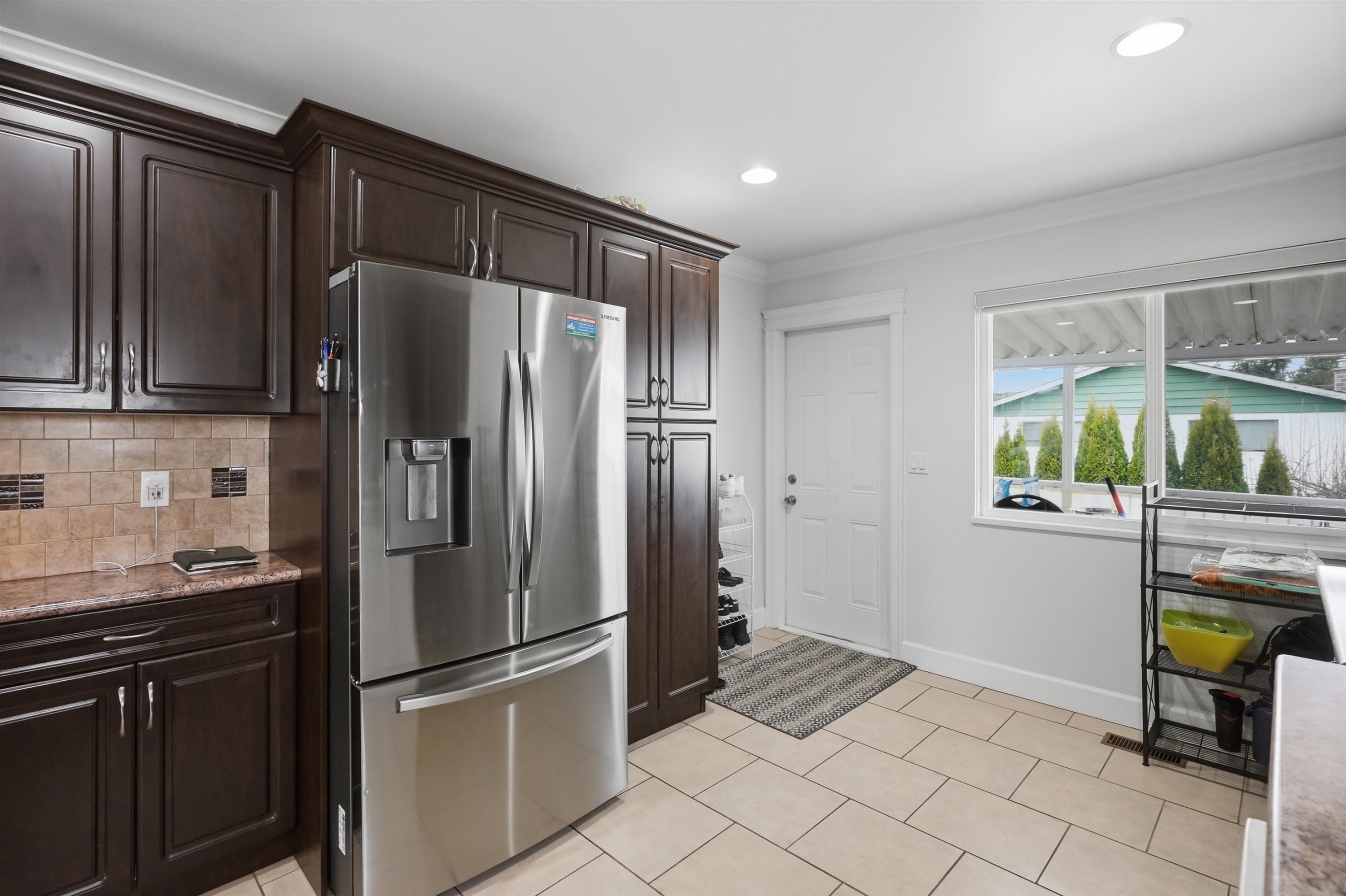 









8081


112

Street,
Delta,




BC
V4C 4W4

