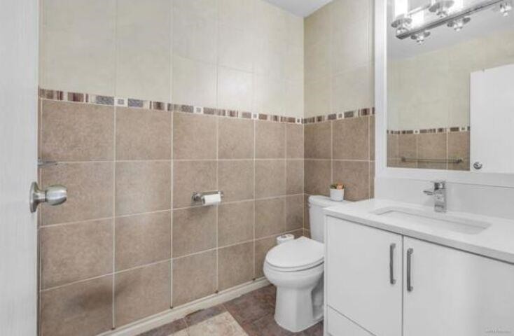 









9452


Prince Charles

Boulevard, 256,
Surrey,




BC
V3V 1S6

