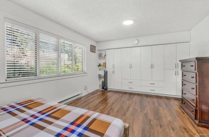 









9452


Prince Charles

Boulevard, 256,
Surrey,




BC
V3V 1S6

