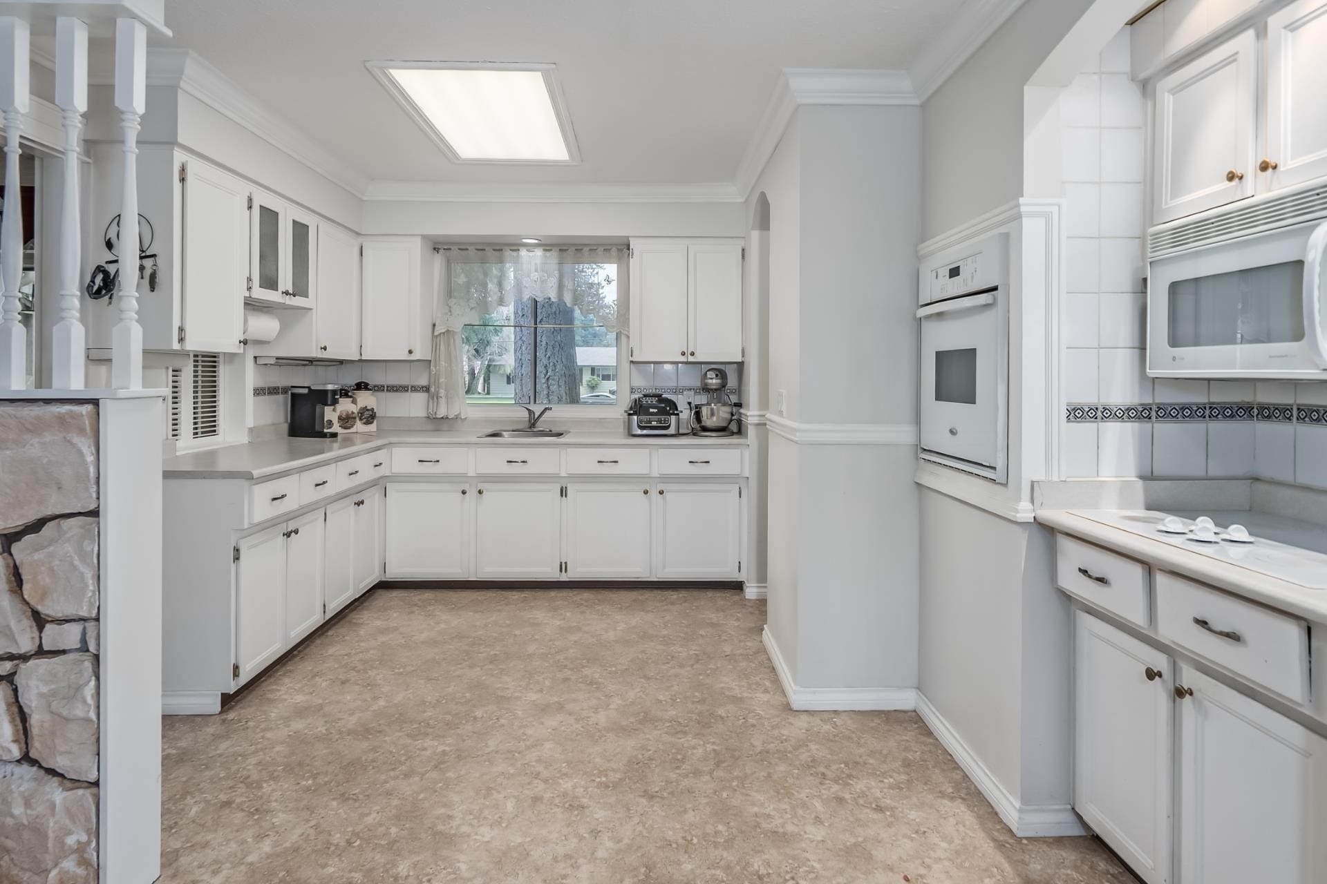 









4257


199a

Street,
Langley,




BC
V3A 4V5

