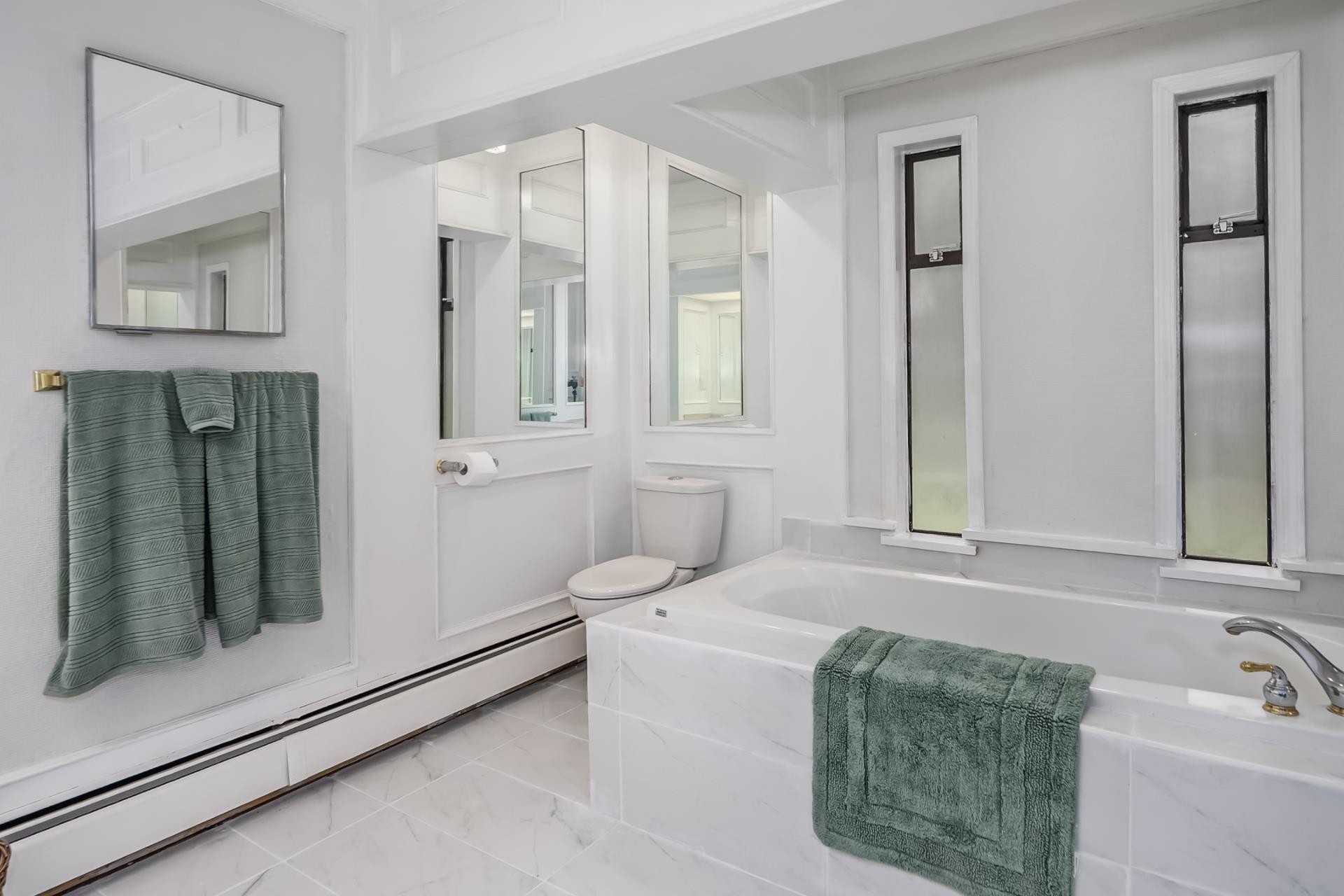 









4257


199a

Street,
Langley,




BC
V3A 4V5

