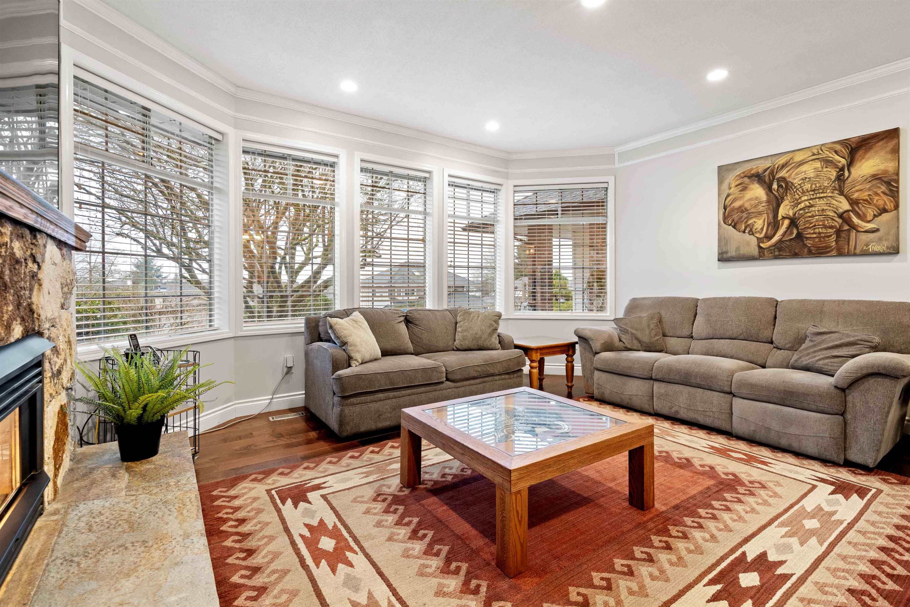 









5102


219a

Street,
Langley,




BC
V3A 8P8

