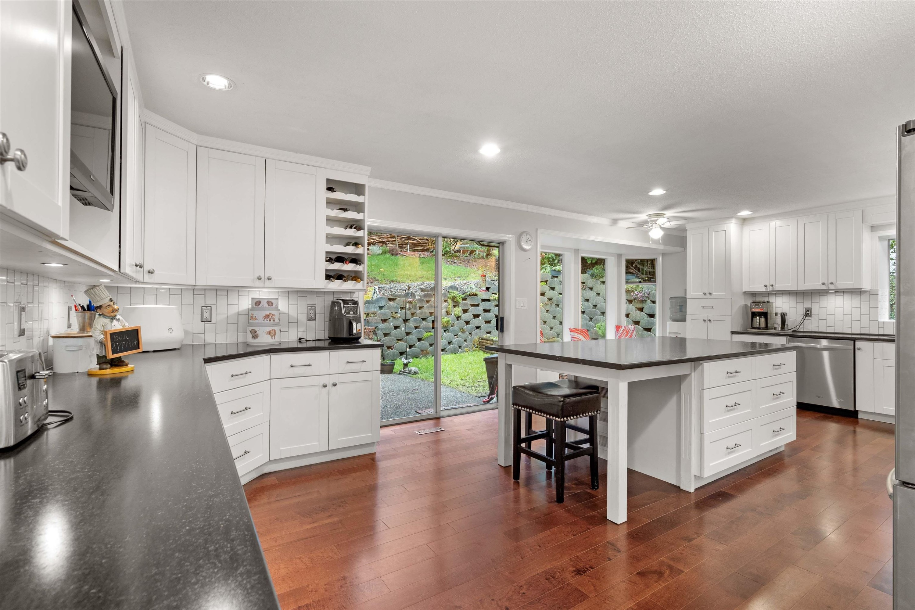 









5102


219a

Street,
Langley,




BC
V3A 8P8


