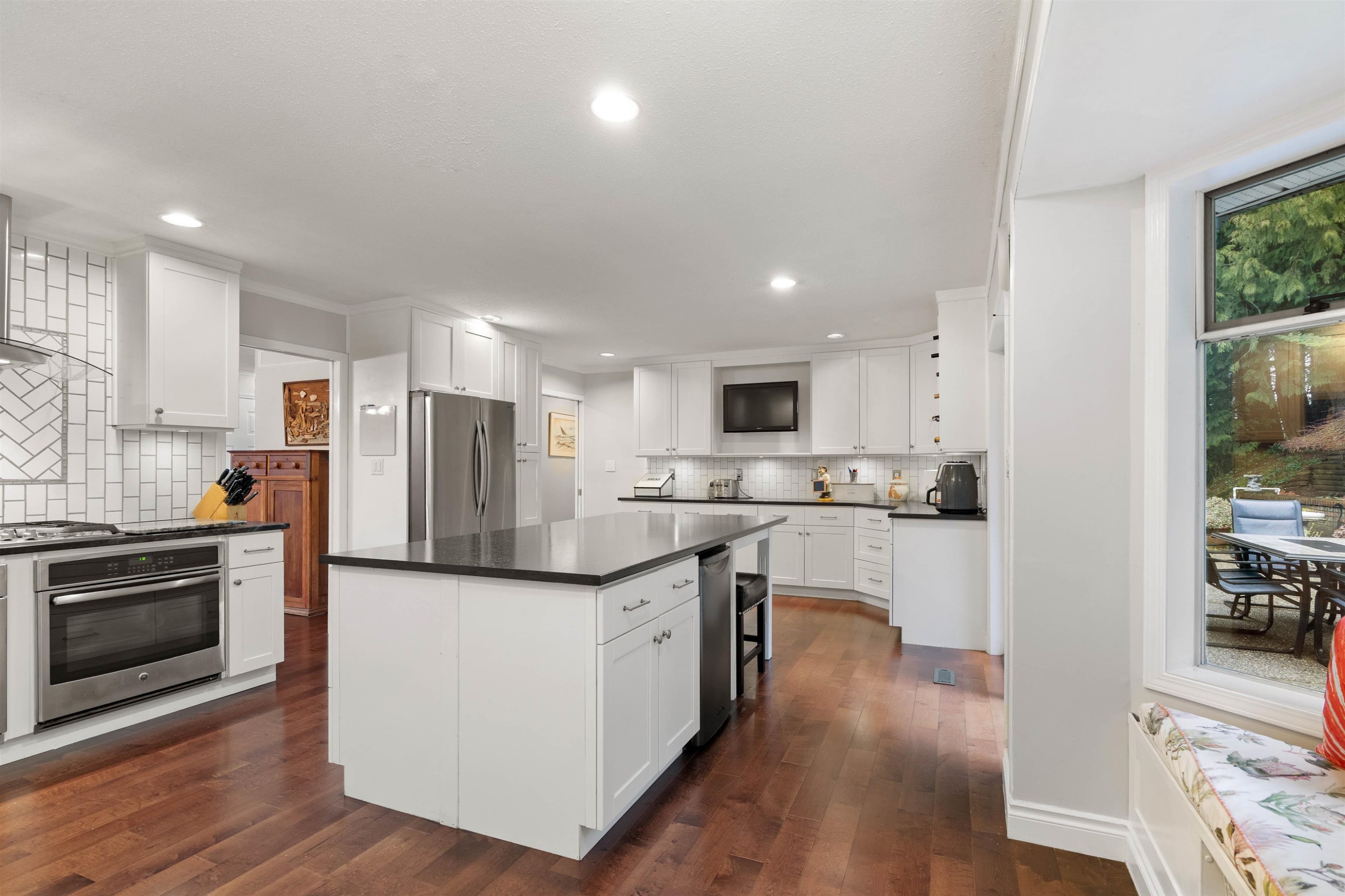 









5102


219a

Street,
Langley,




BC
V3A 8P8

