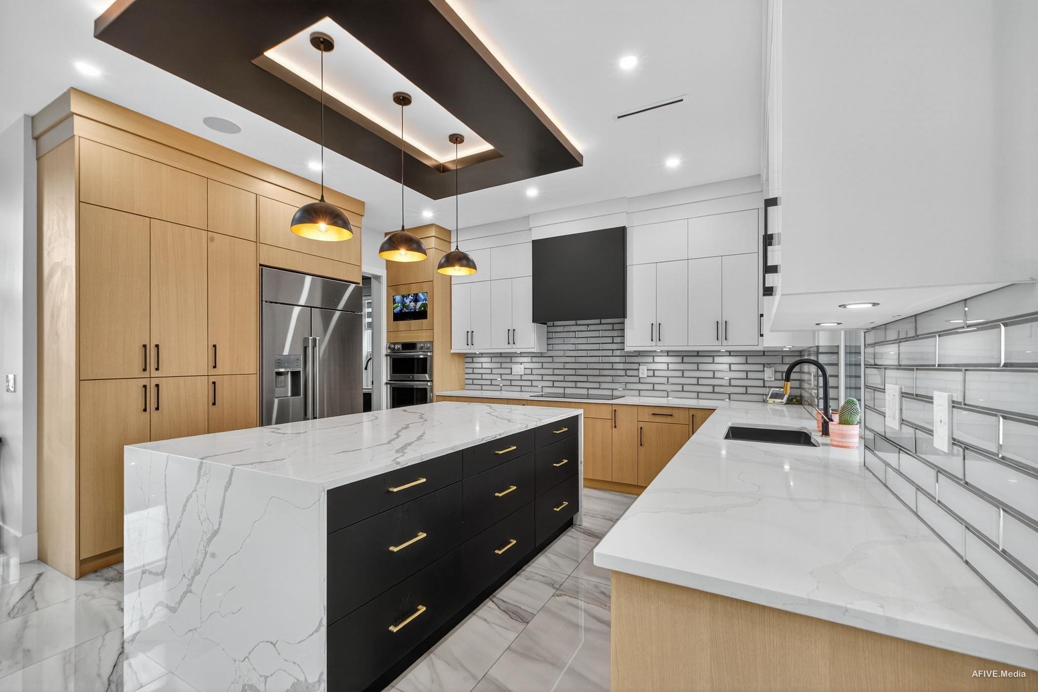 









15363


94

Avenue,
Surrey,




BC
V3R 1E2

