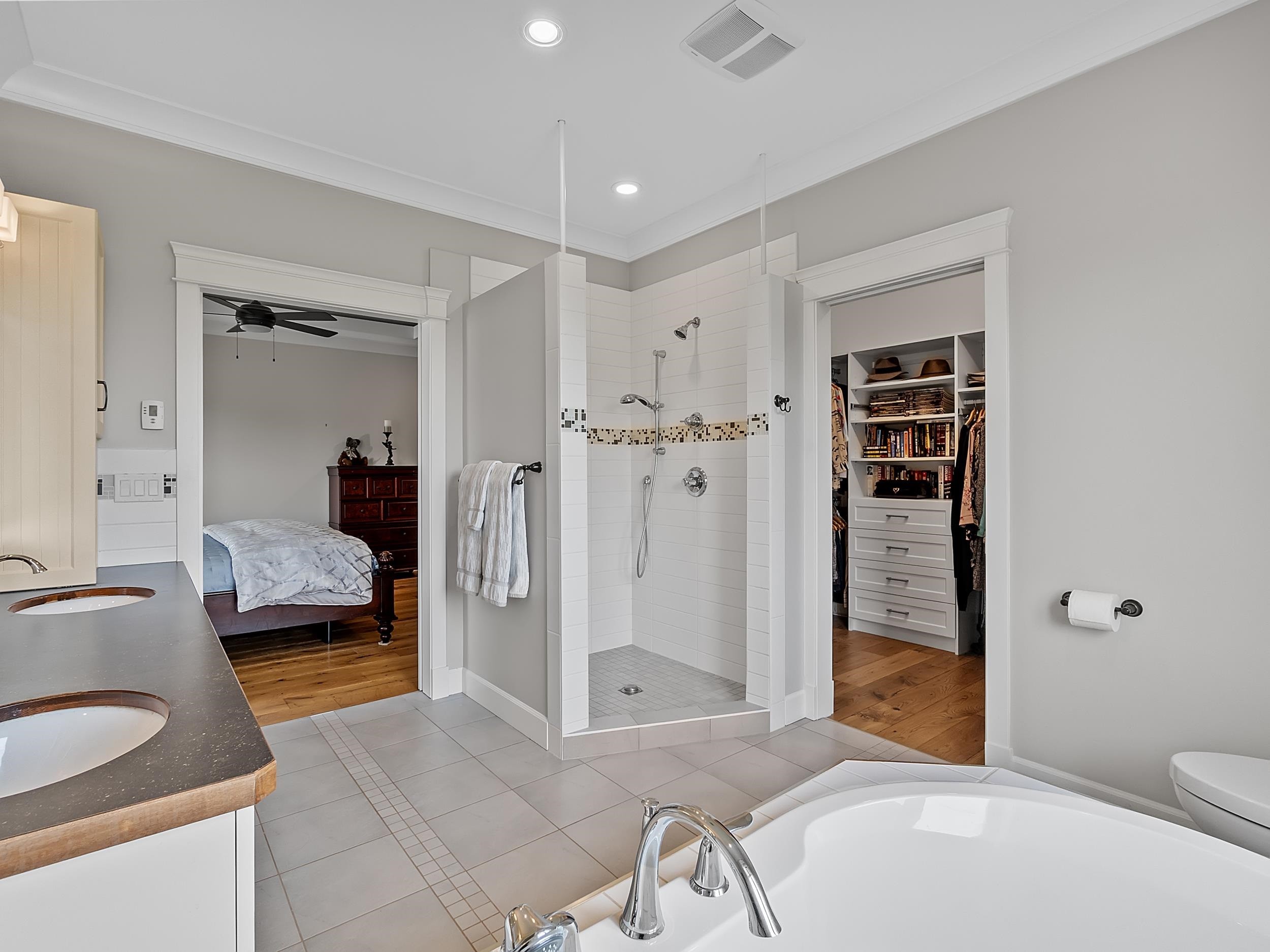 









5721


224

Street,
Langley,




BC
V2Y 2M1

