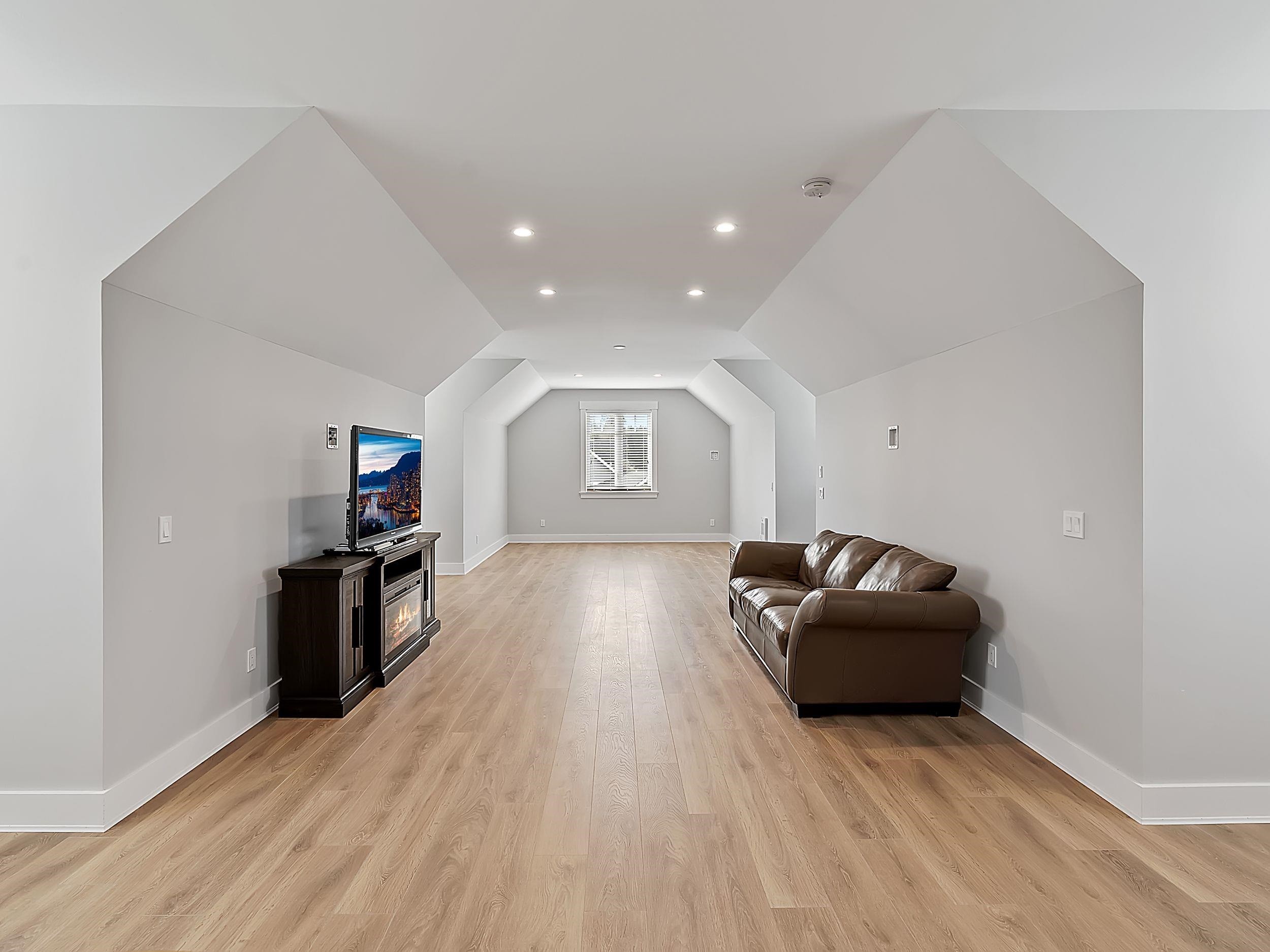 









5721


224

Street,
Langley,




BC
V2Y 2M1

