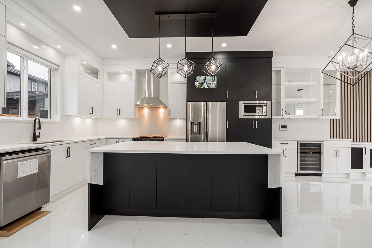









16649


18a

Avenue, 101,
Surrey,




BC
V3Z 9X5

