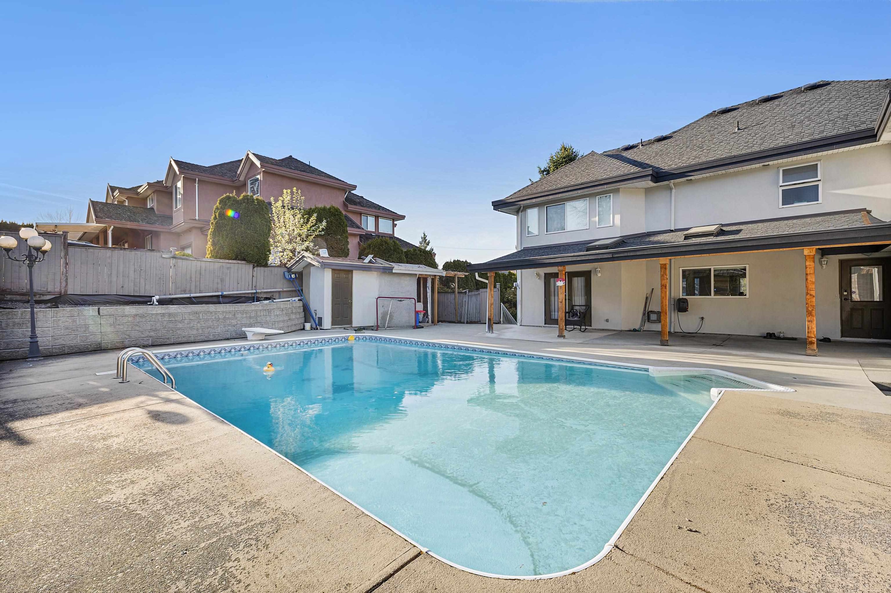 









17148


104

Avenue,
Surrey,




BC
V4N 4R6

