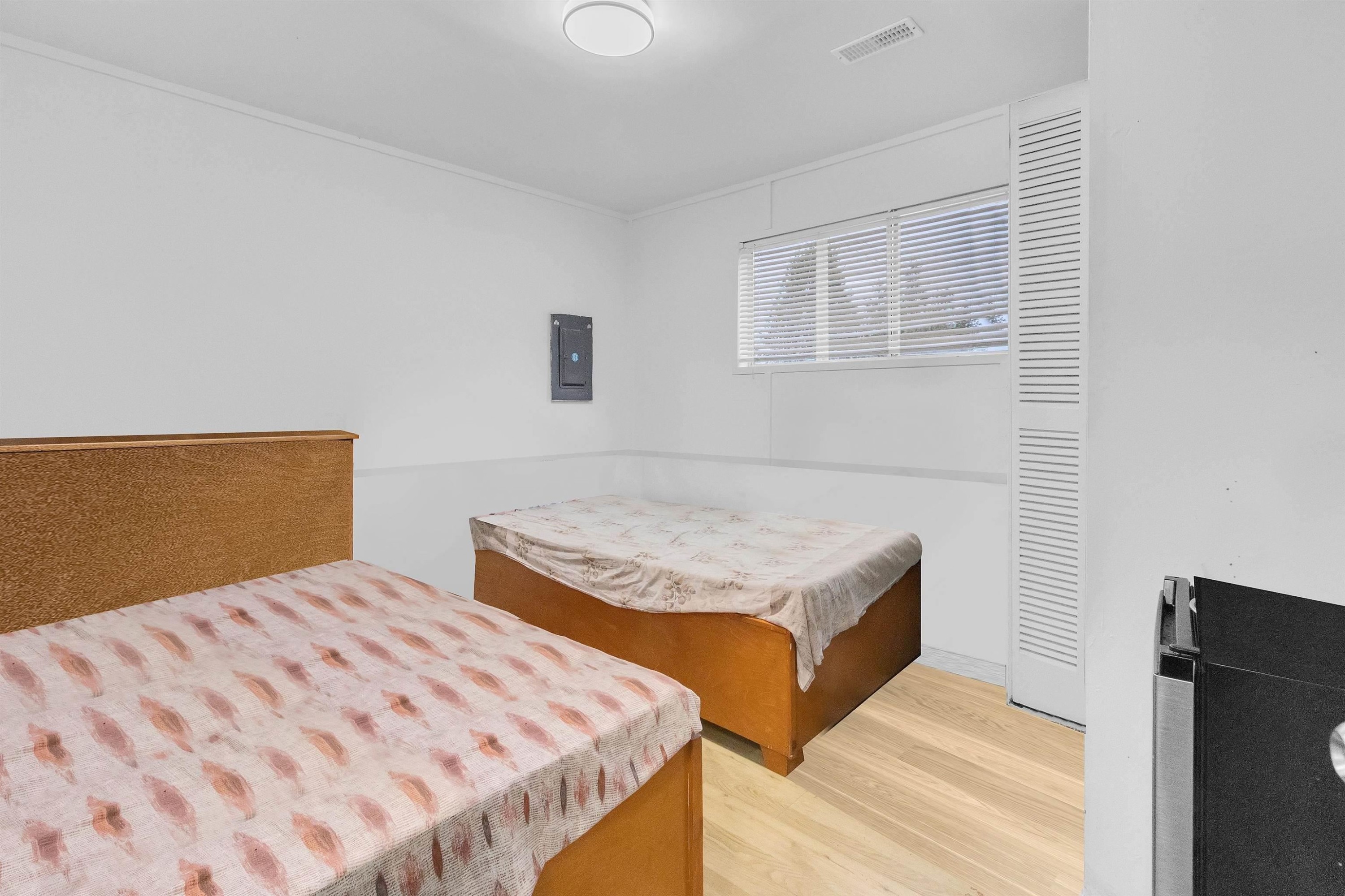 









9892


130

Street,
Surrey,




BC
V3T 3L4

