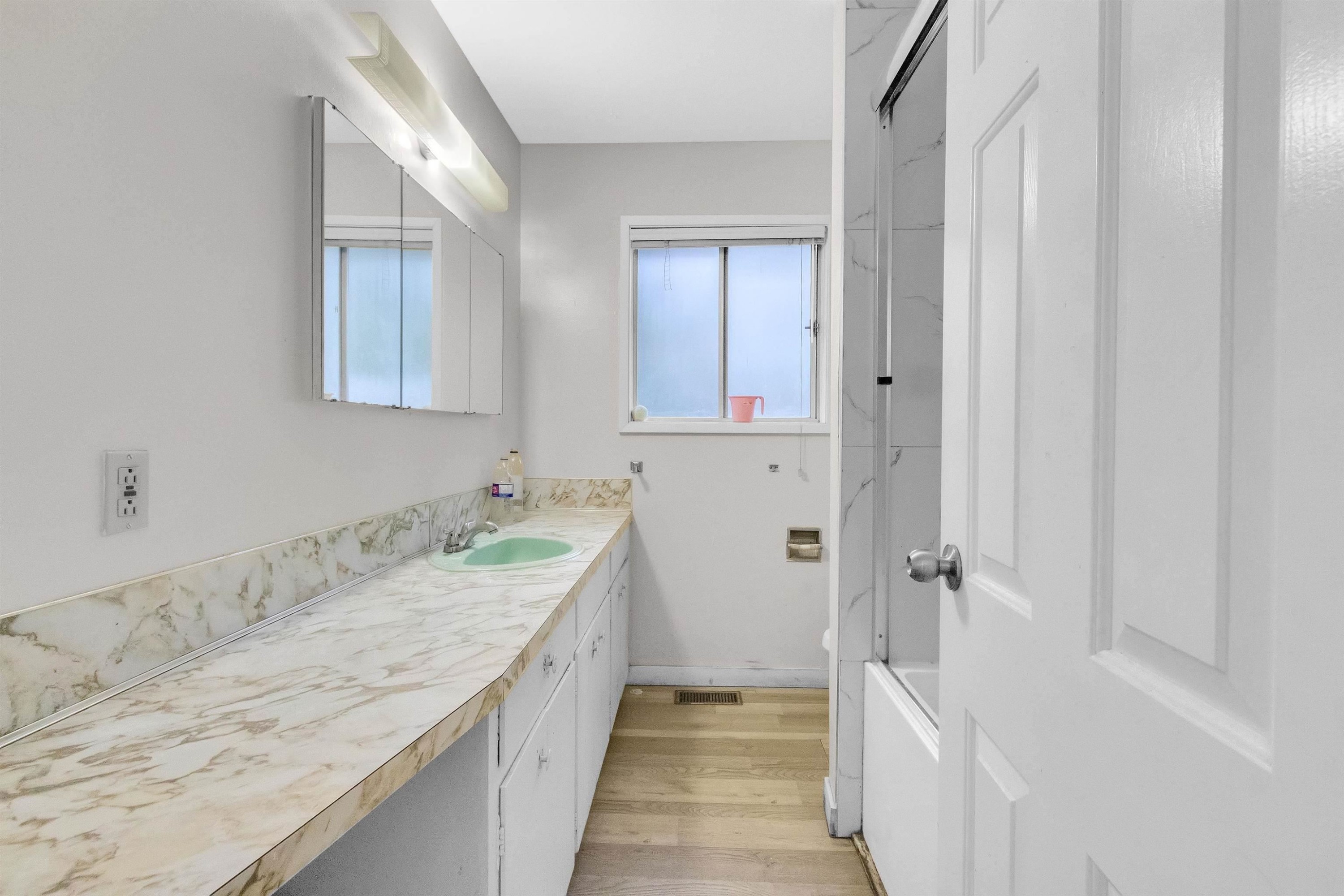 









9892


130

Street,
Surrey,




BC
V3T 3L4

