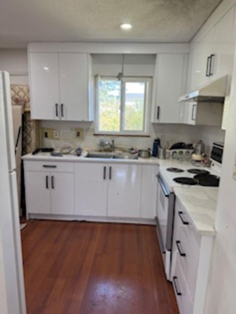 









8868


Roslin

Place,
Surrey,




BC
V3V 6L8

