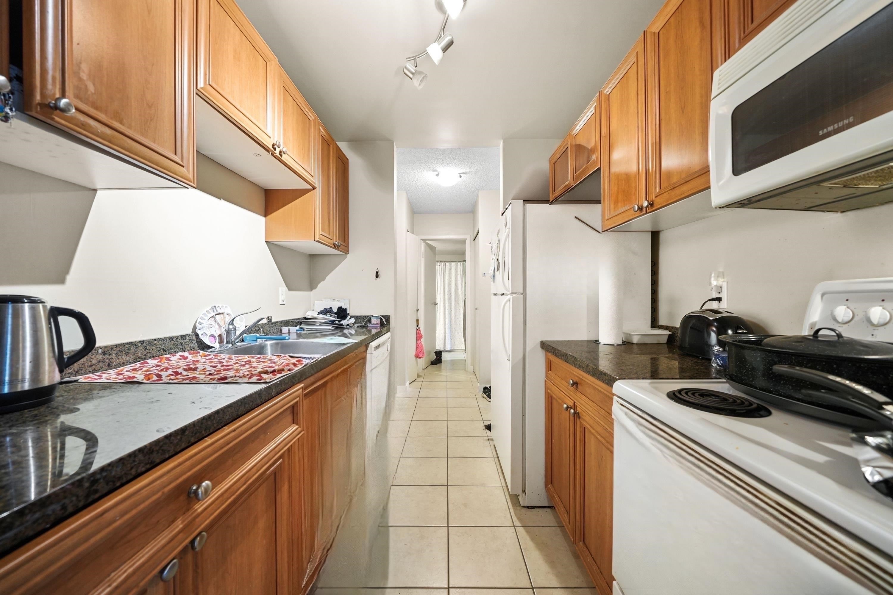 









1870


Southmere

Crescent East, 3,
Surrey,




BC
V4A 7A3

