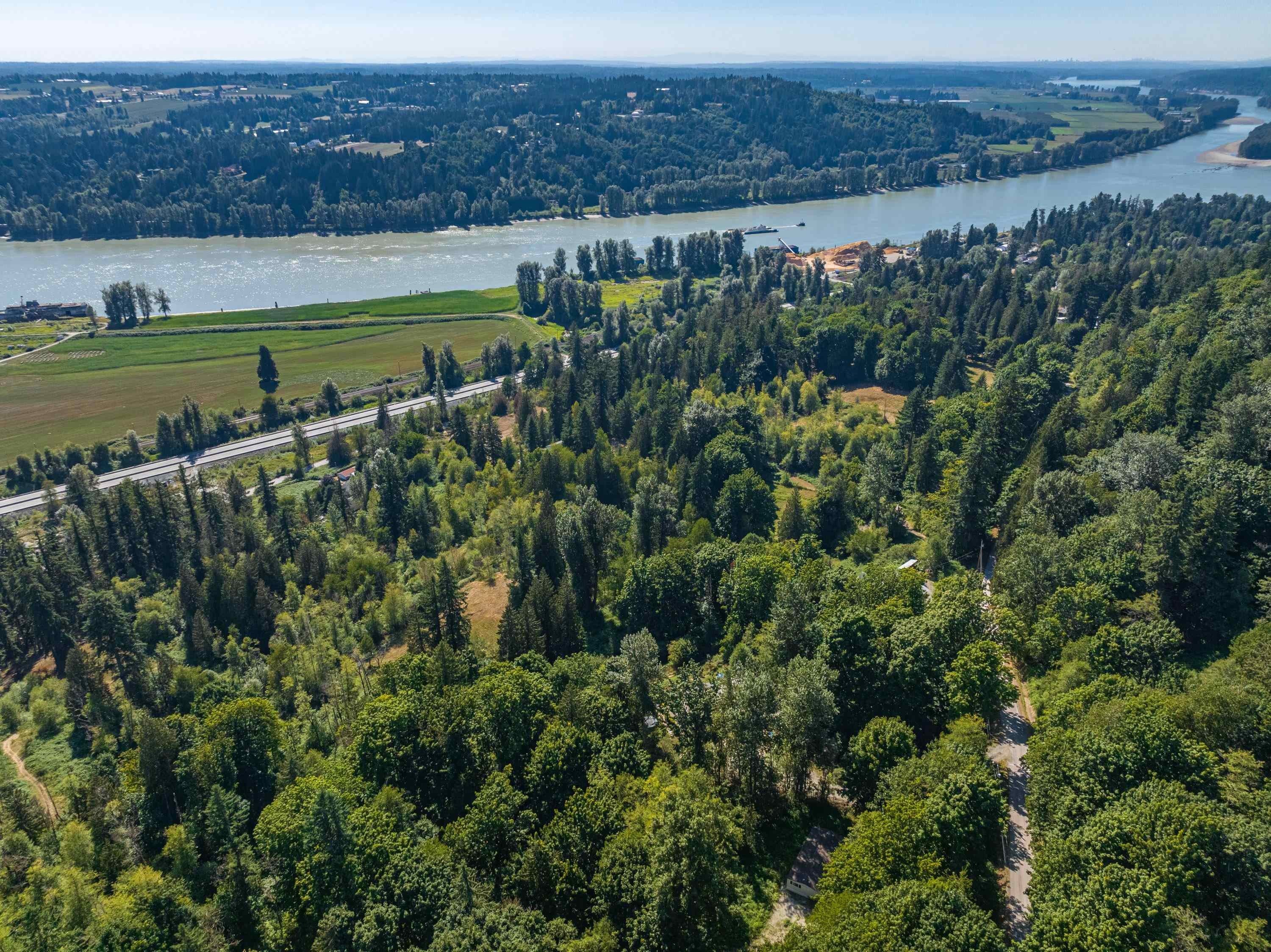 









30356


Gunn

Avenue,
Mission,




BC
V4S 1J1


