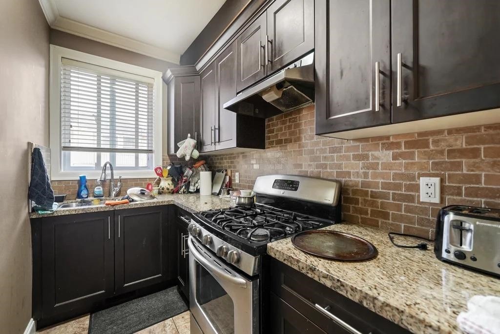 









18927


54a

Avenue,
Surrey,




BC
V3S 6R4

