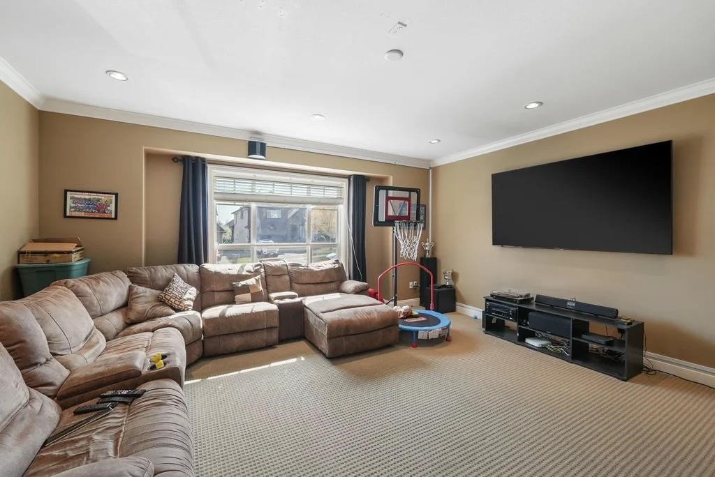 









18927


54a

Avenue,
Surrey,




BC
V3S 6R4

