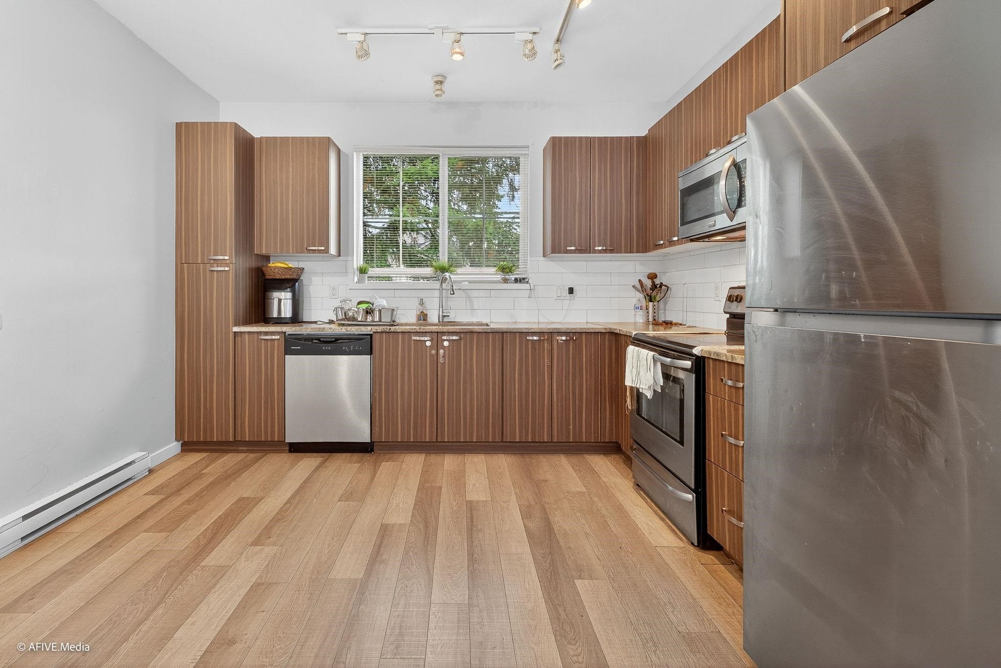 









14833


61

Avenue, 163,
Surrey,




BC
V3S 6T6

