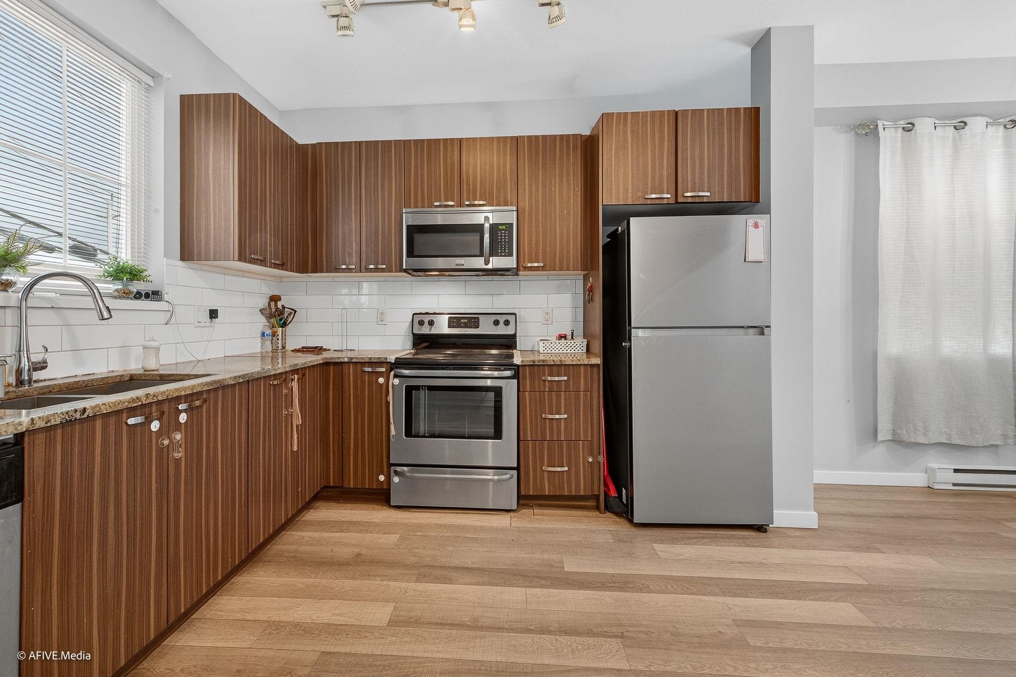 









14833


61

Avenue, 163,
Surrey,




BC
V3S 6T6

