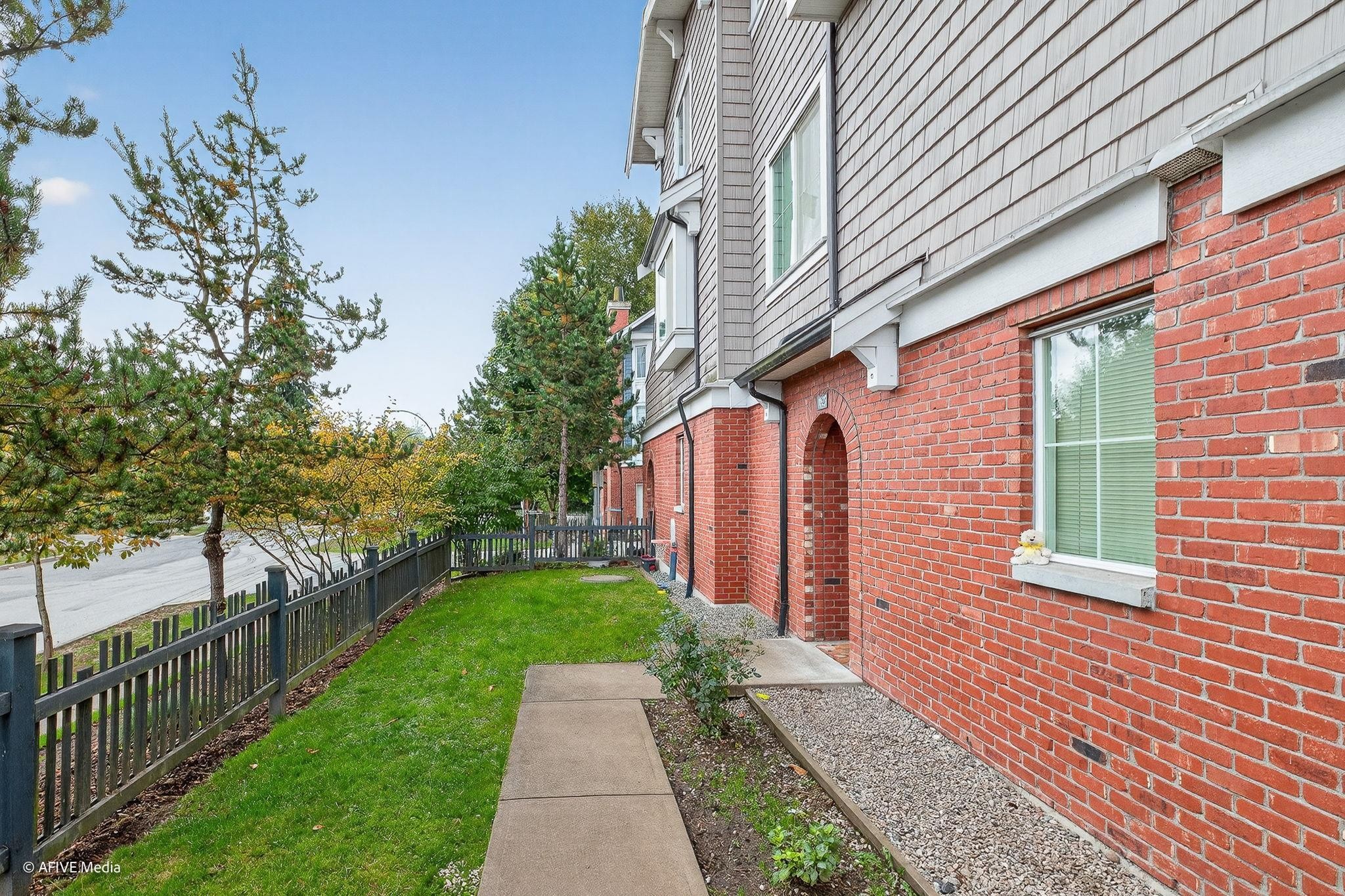 









14833


61

Avenue, 163,
Surrey,




BC
V3S 6T6

