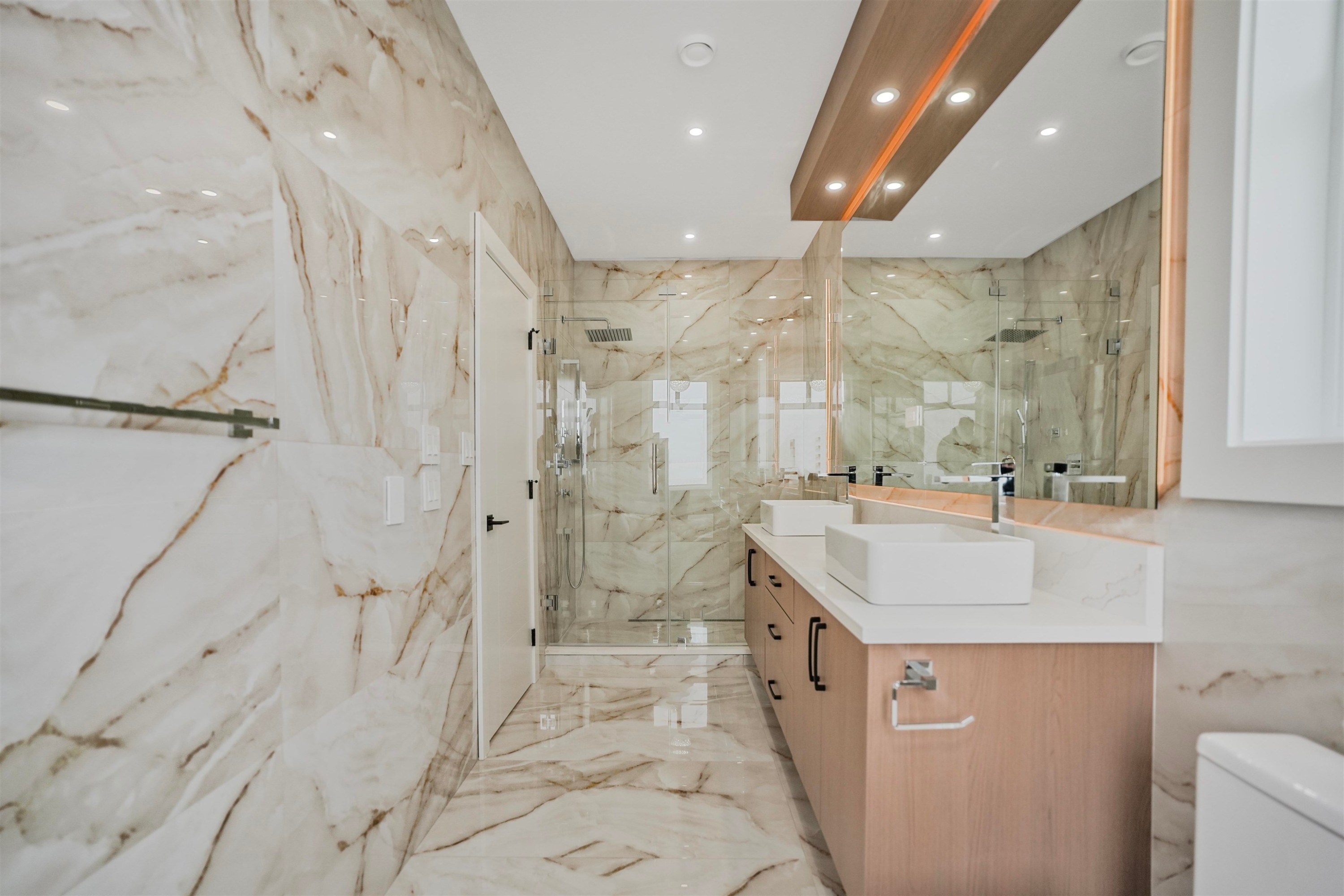 









16505


20

Avenue,
Surrey,




BC
V3Z 9M9

