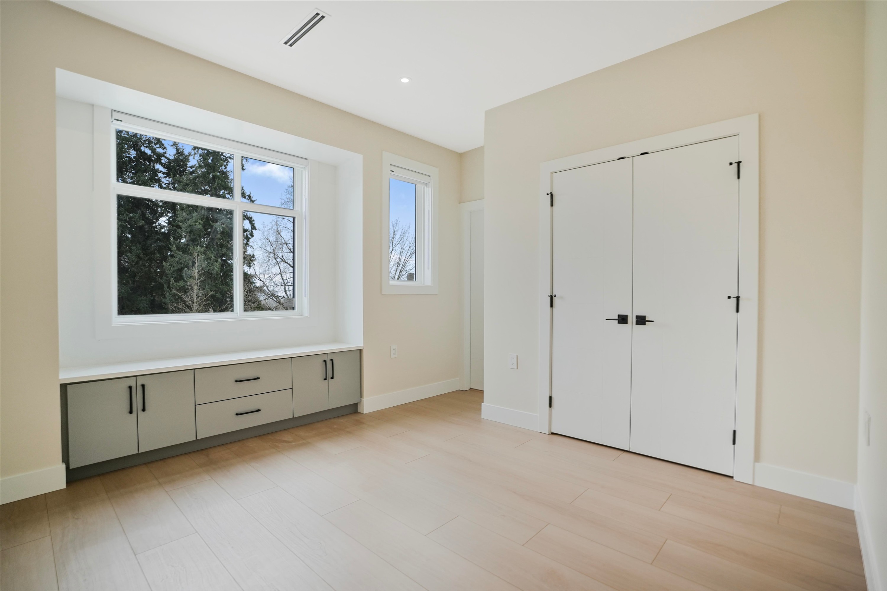 









16505


20

Avenue,
Surrey,




BC
V3Z 9M9

