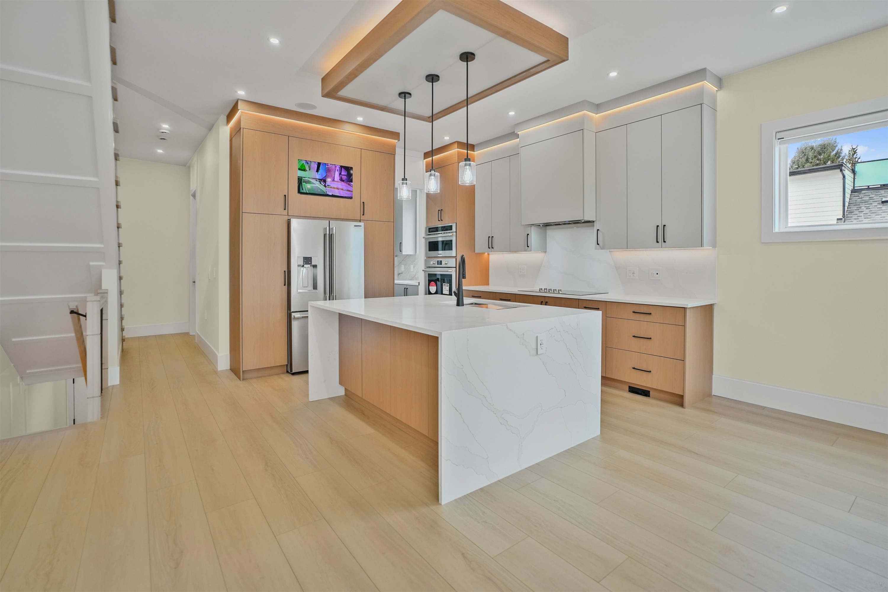 









16505


20

Avenue,
Surrey,




BC
V3Z 9M9

