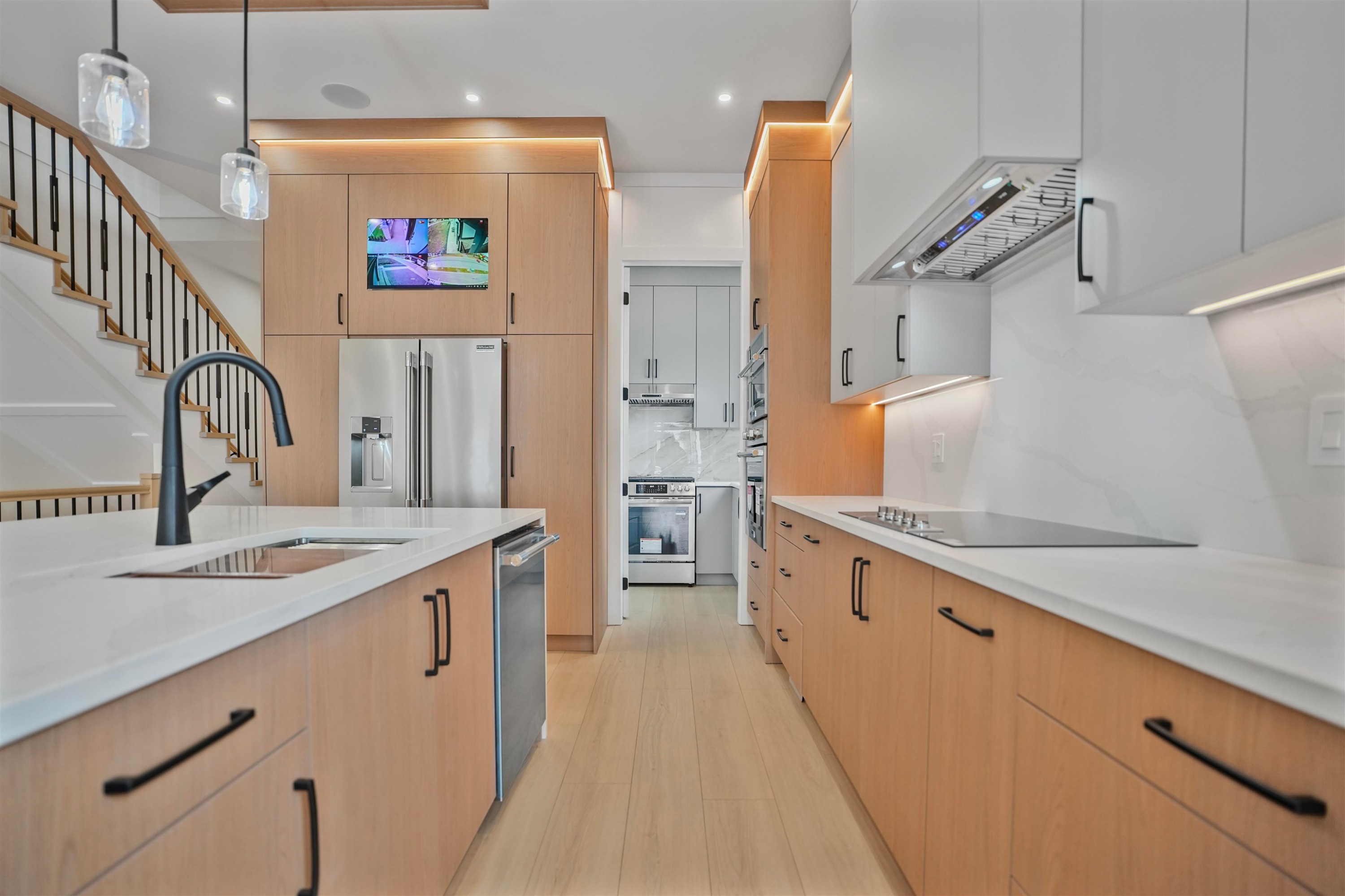 









16505


20

Avenue,
Surrey,




BC
V3Z 9M9

