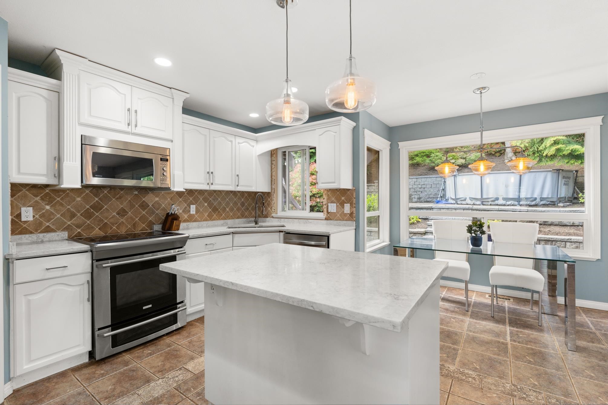 









35823


Graystone

Drive,
Abbotsford,




BC
V3G 1K7

