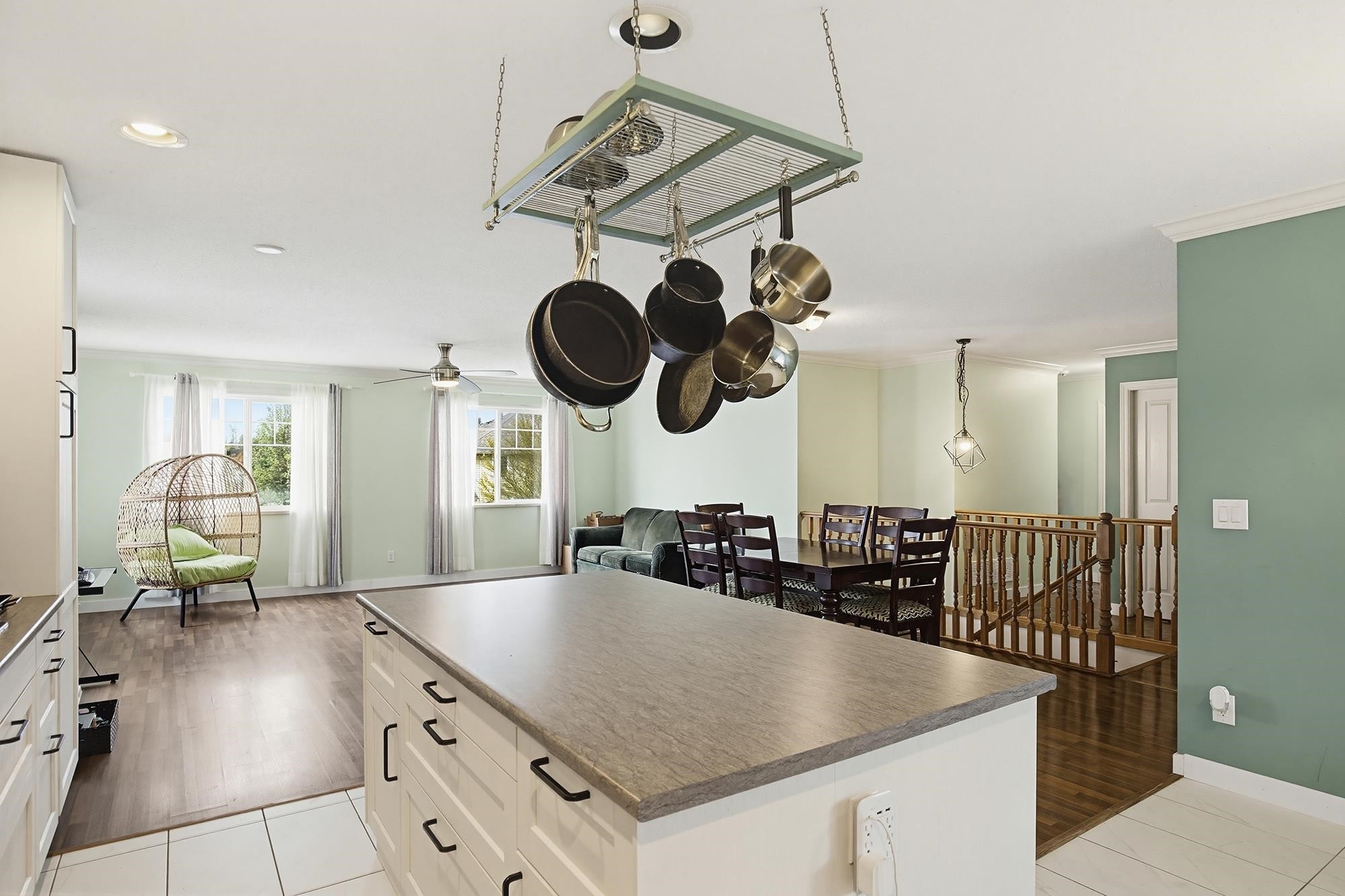 









8627


Henderson

Street,
Mission,




BC
V2V 7P9

