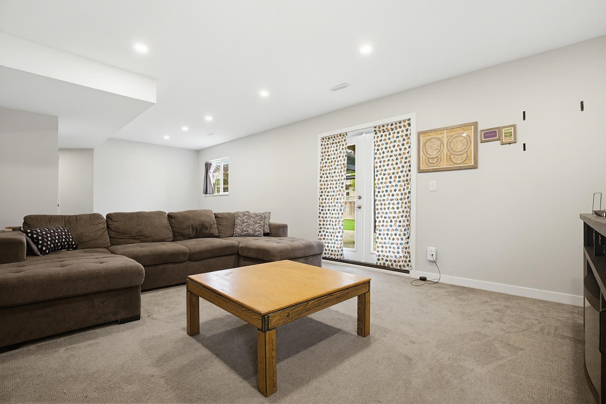 









8627


Henderson

Street,
Mission,




BC
V2V 7P9

