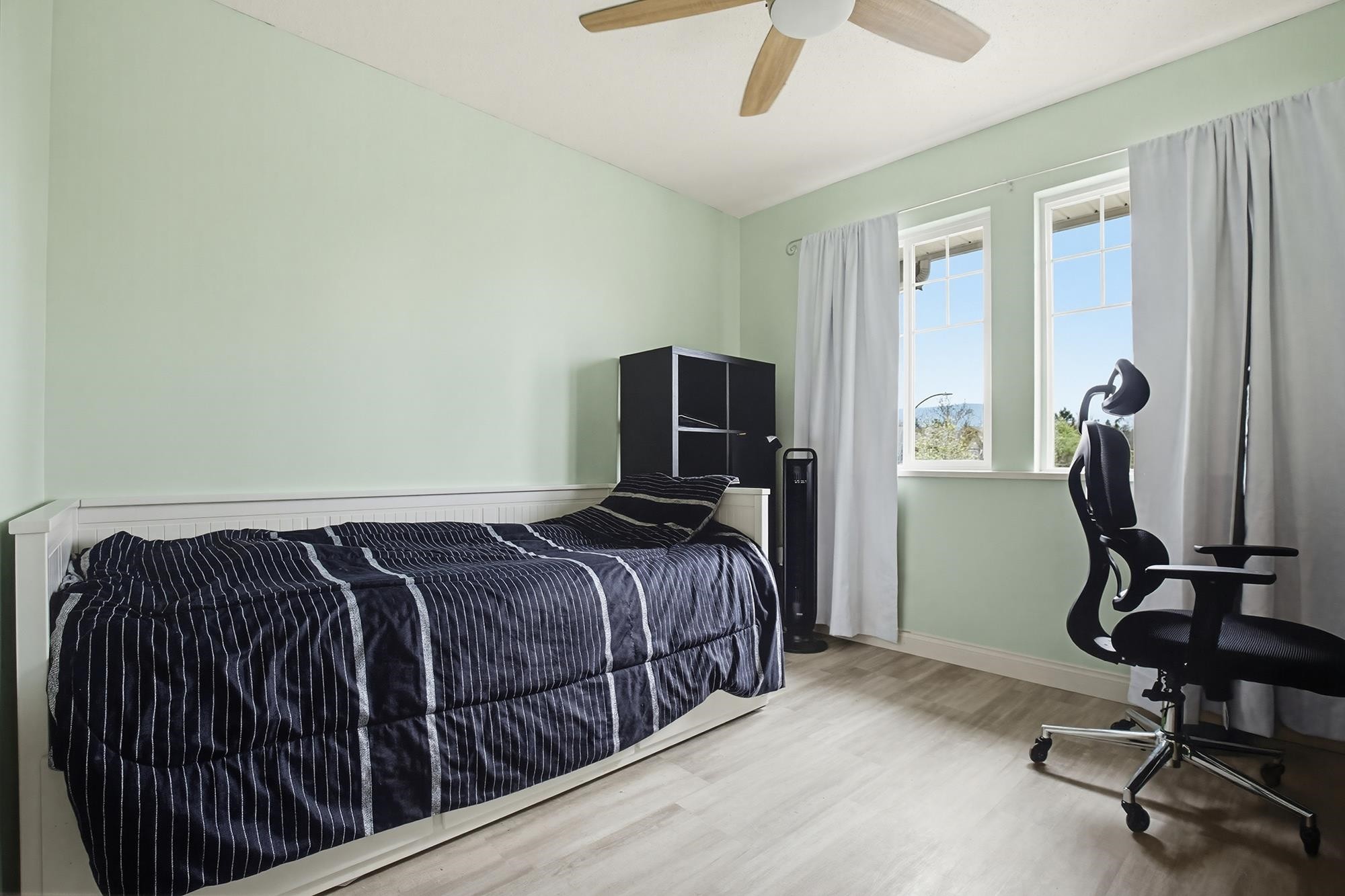 









8627


Henderson

Street,
Mission,




BC
V2V 7P9

