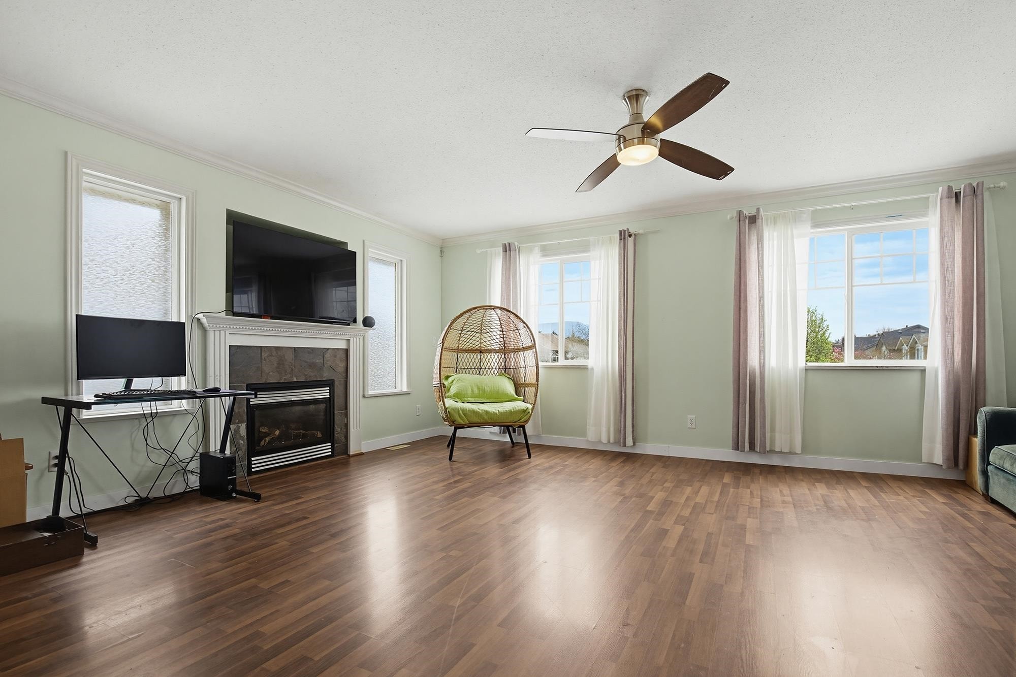 









8627


Henderson

Street,
Mission,




BC
V2V 7P9


