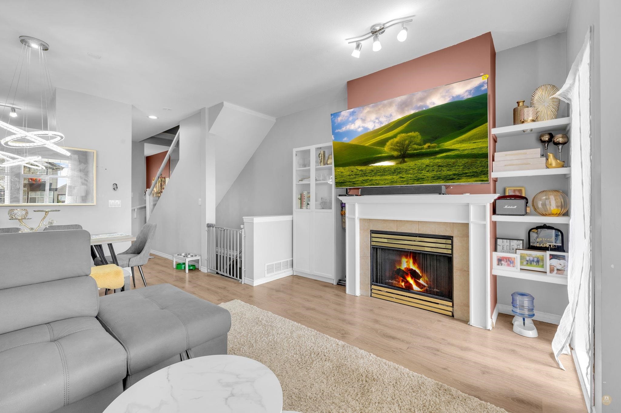 









14877


58

Avenue, 3,
Surrey,




BC
V3S 8Y9

