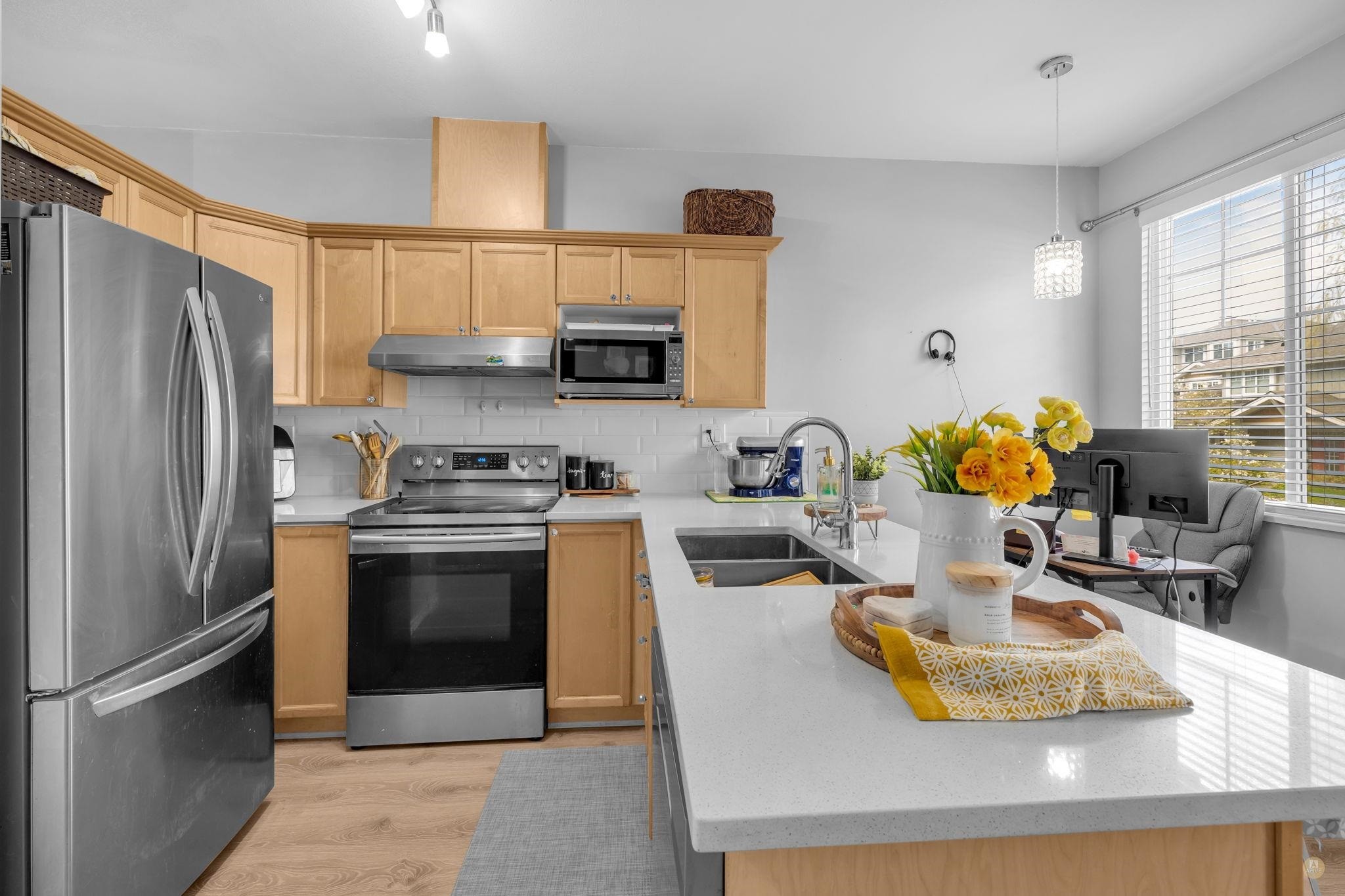 









14877


58

Avenue, 3,
Surrey,




BC
V3S 8Y9

