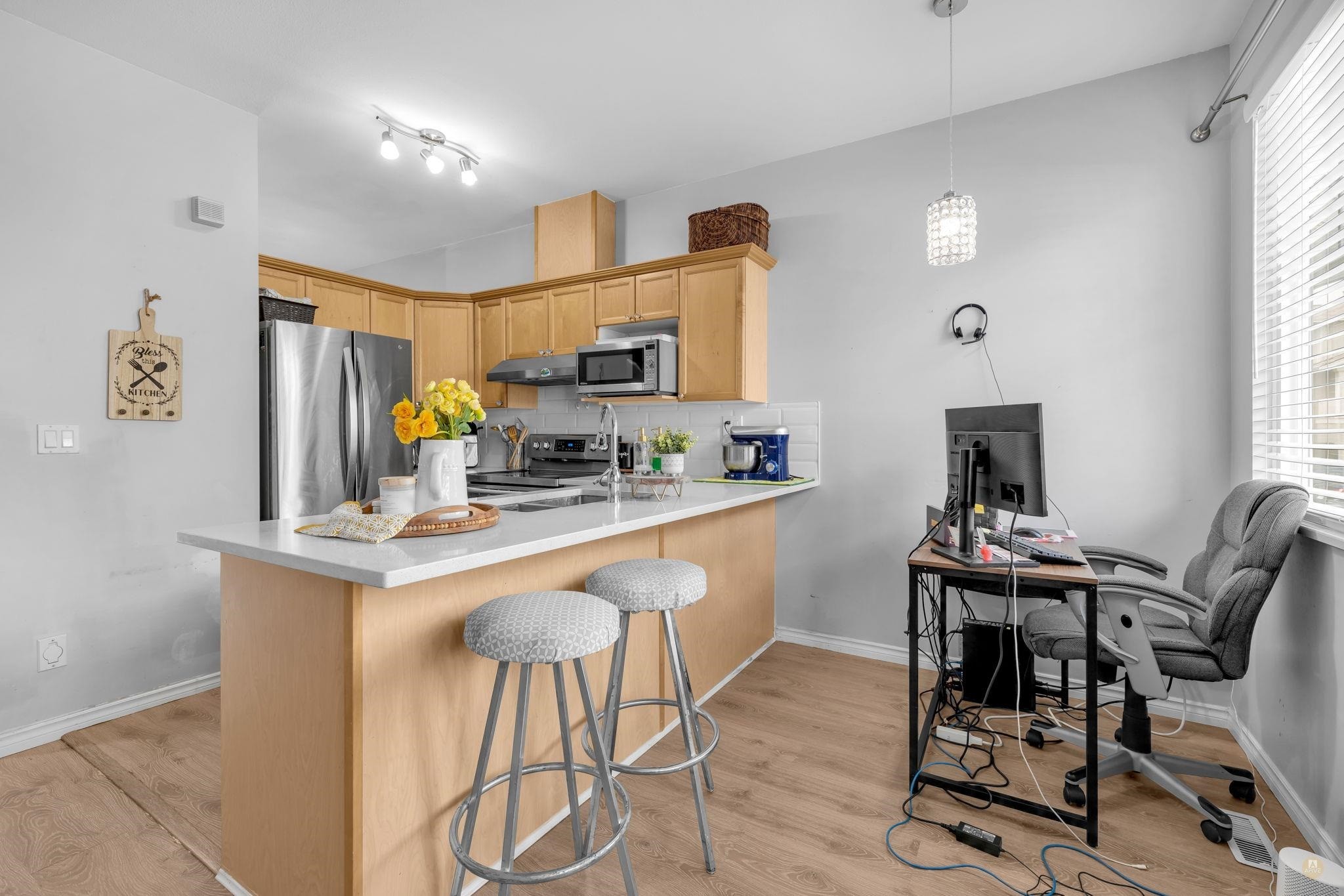 









14877


58

Avenue, 3,
Surrey,




BC
V3S 8Y9

