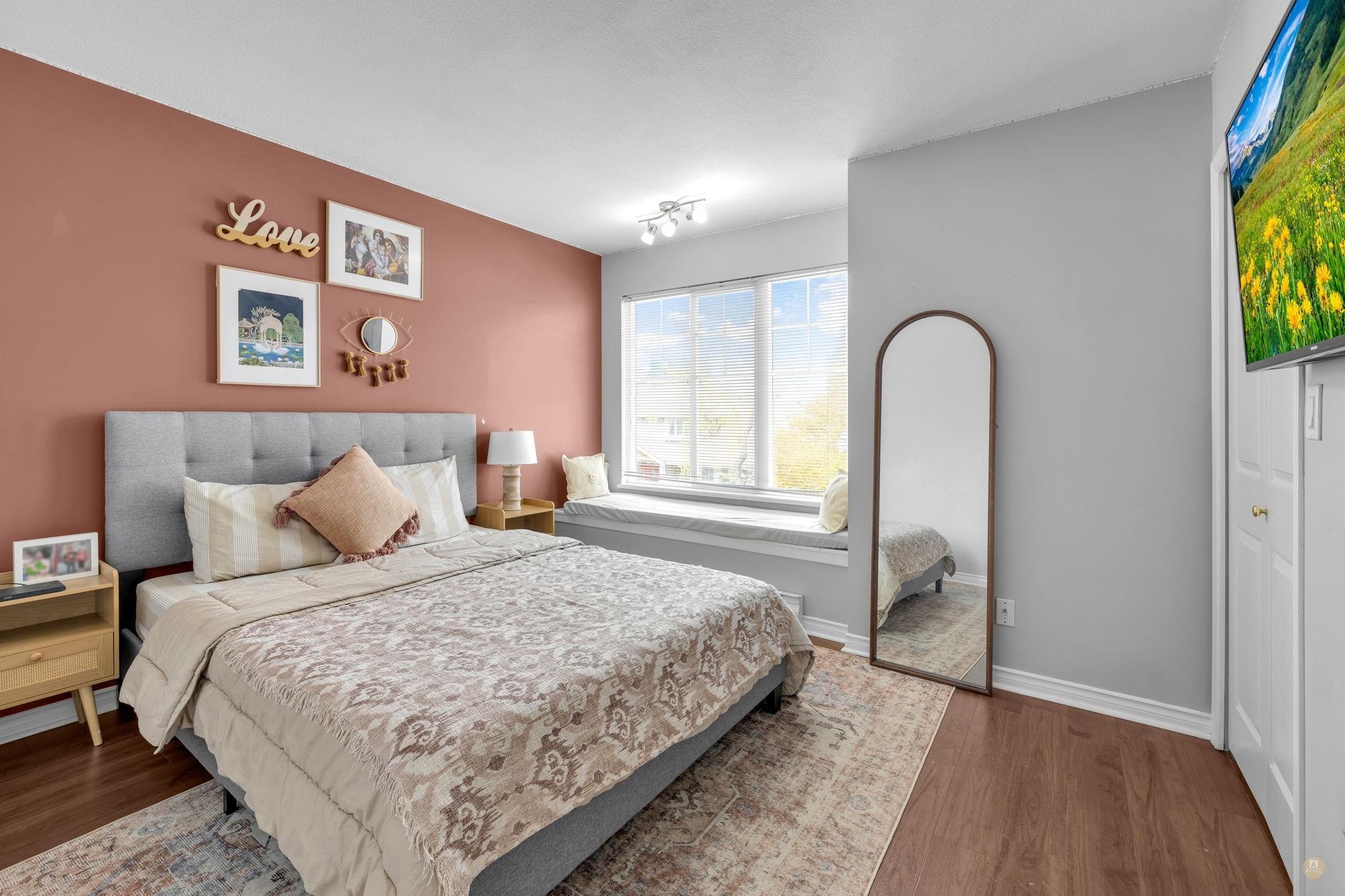 









14877


58

Avenue, 3,
Surrey,




BC
V3S 8Y9


