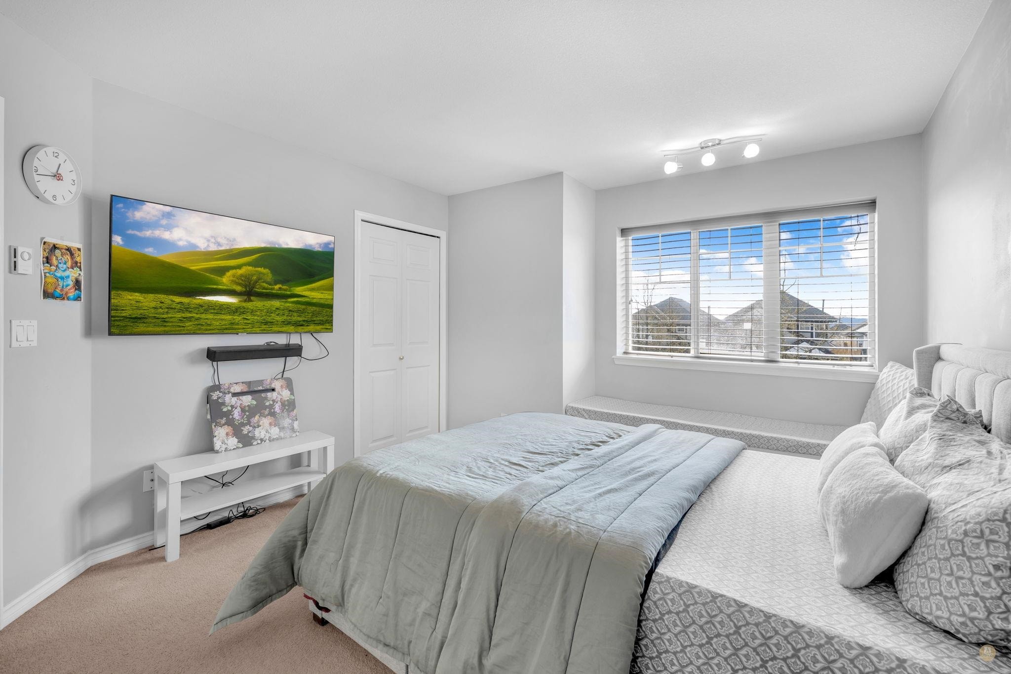 









14877


58

Avenue, 3,
Surrey,




BC
V3S 8Y9

