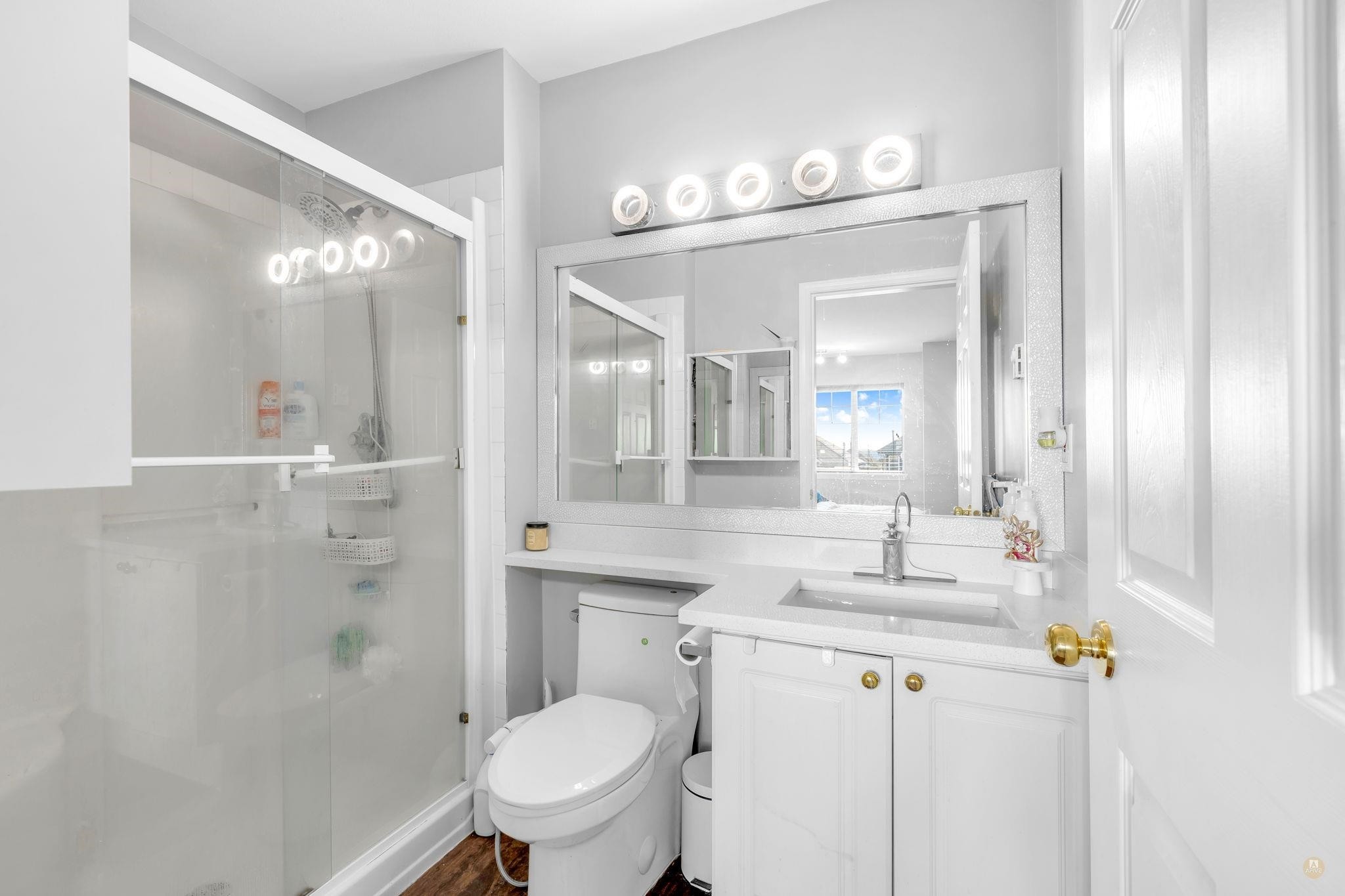 









14877


58

Avenue, 3,
Surrey,




BC
V3S 8Y9

