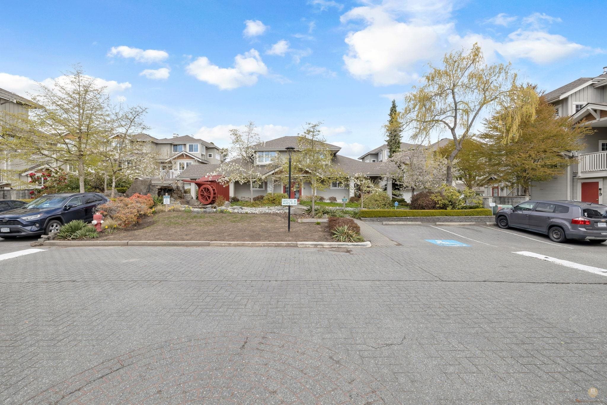 









14877


58

Avenue, 3,
Surrey,




BC
V3S 8Y9

