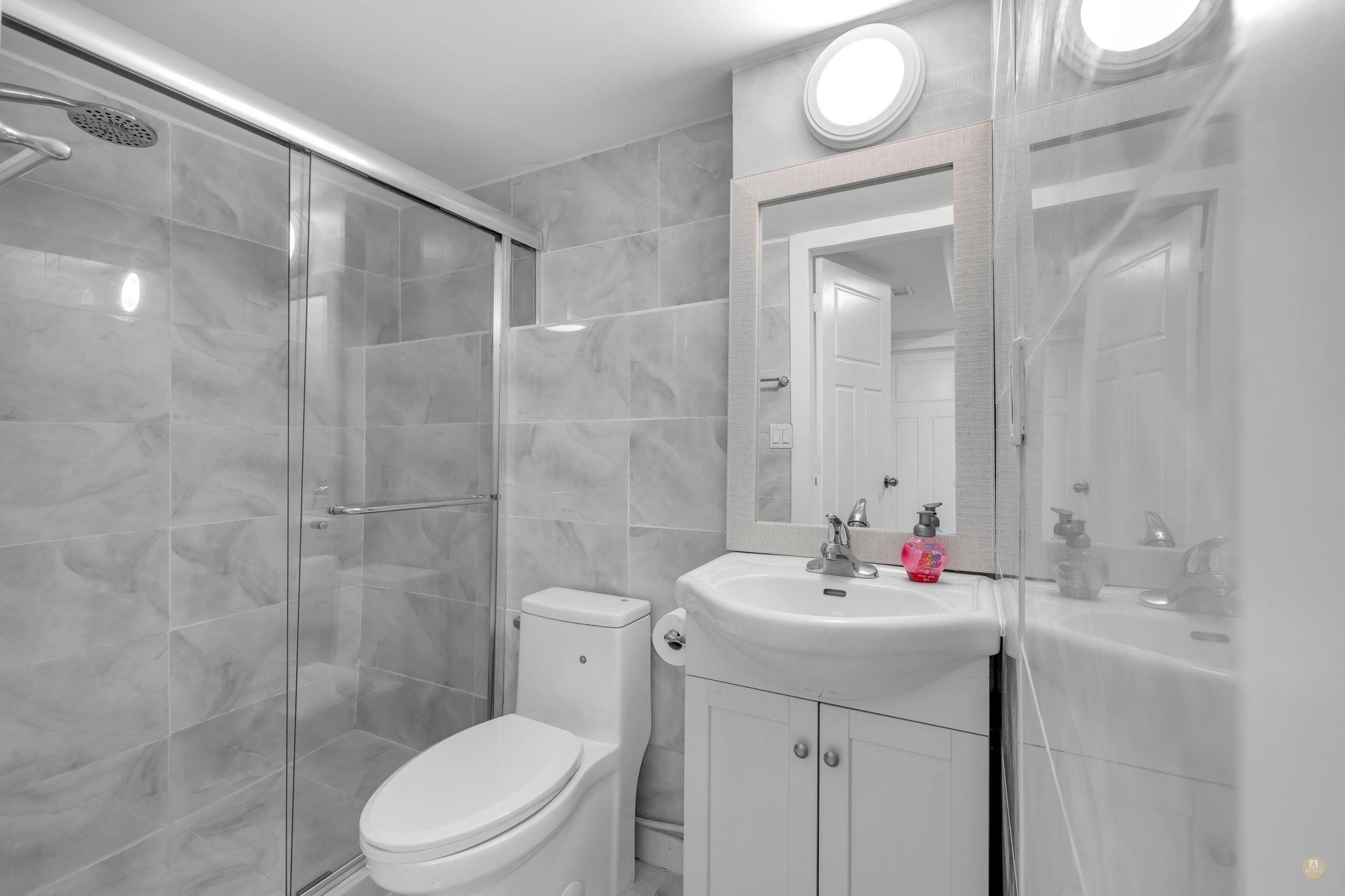 









14877


58

Avenue, 3,
Surrey,




BC
V3S 8Y9

