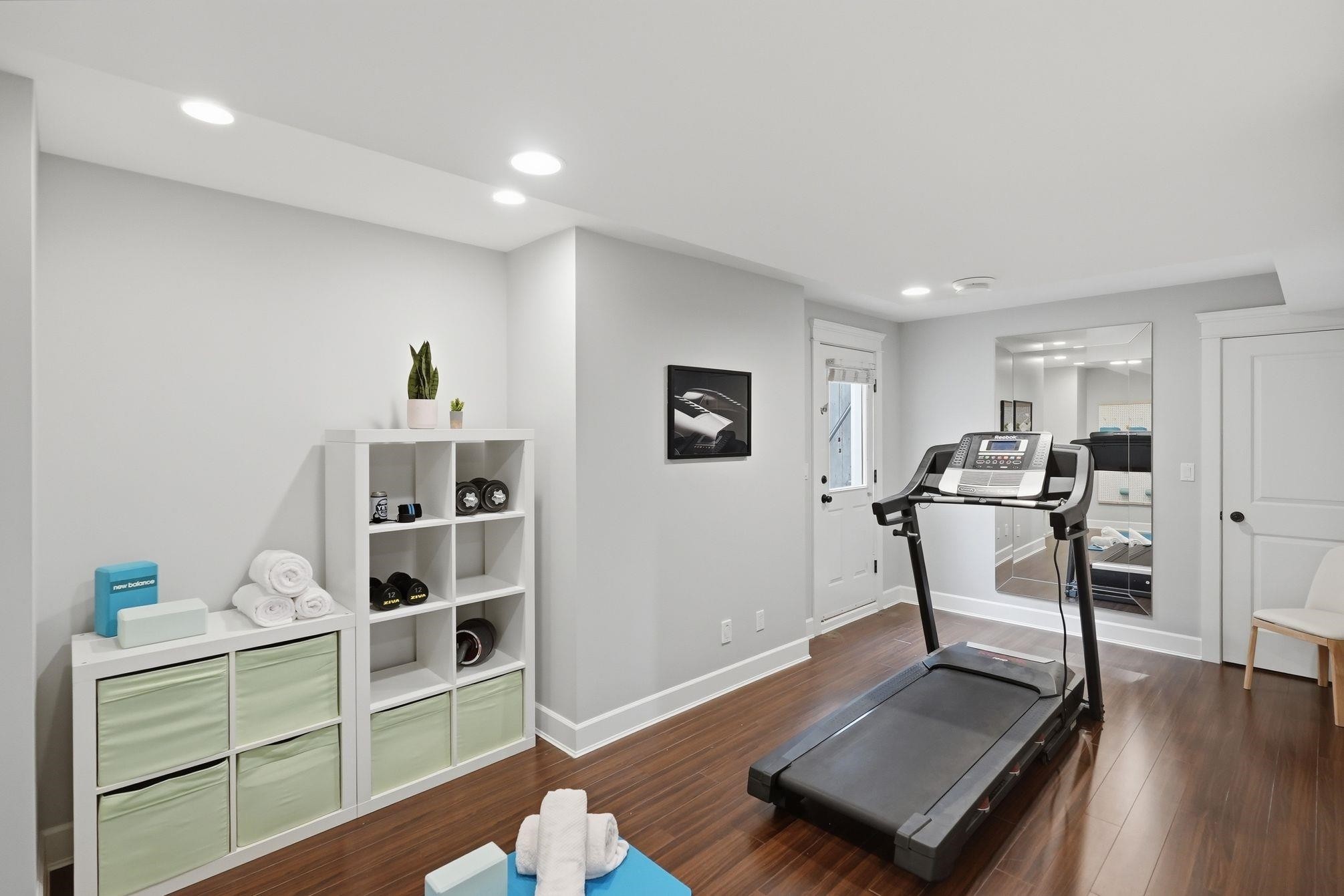 









927


163

Street,
Surrey,




BC
V4A 9T8

