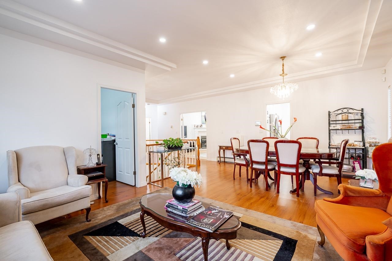 









13798


92

Avenue,
Surrey,




BC
V3V 1J2

